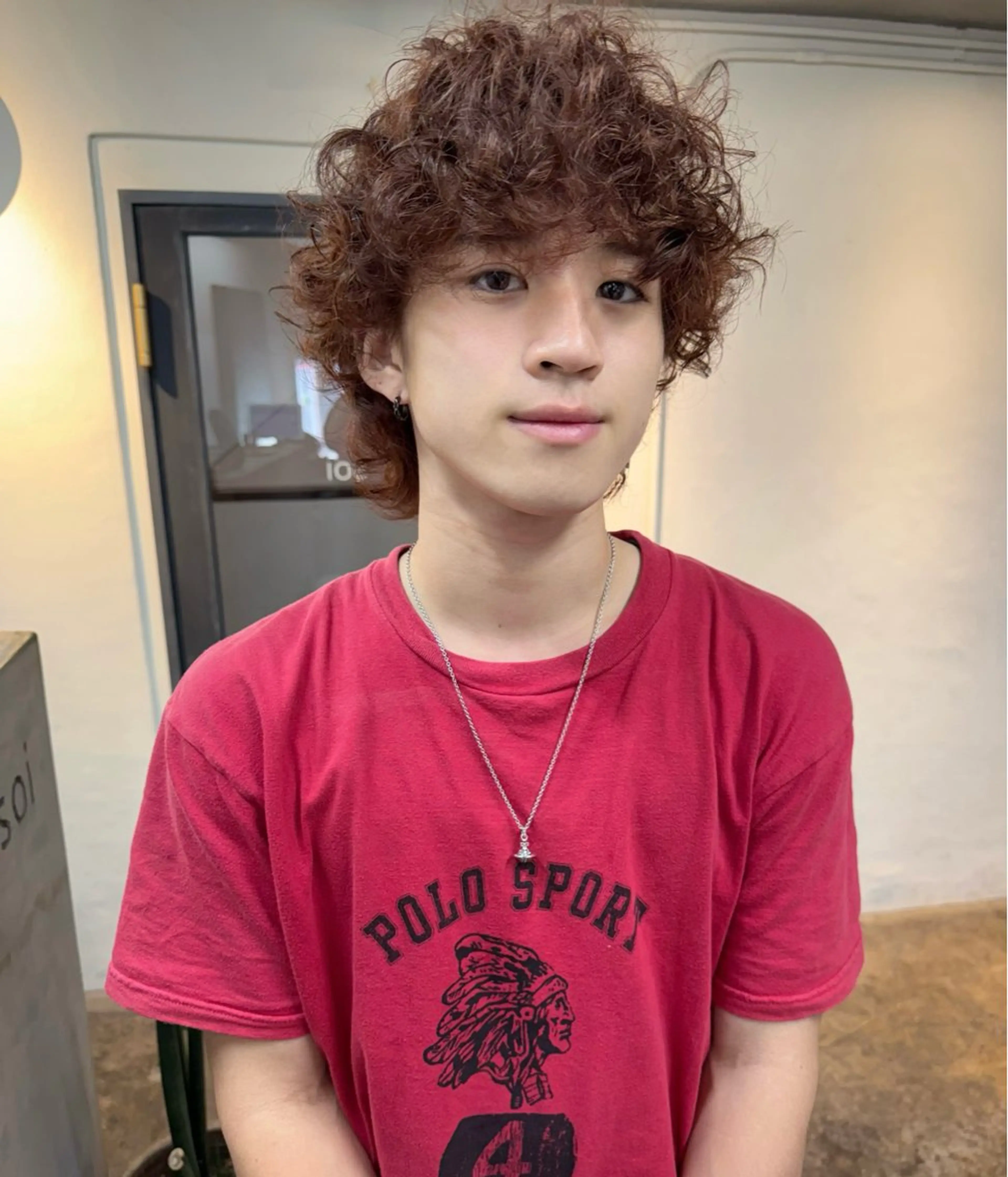 ミディアム カラー パーマ メンズ ミディアムパーマ メンズパーマ プードルパーマ オレンジ ピンクカラー カット ヘアカラー パーマ トリートメント 森貴裕/ベージュ/ パーマ/オリーブのヘアスタイル