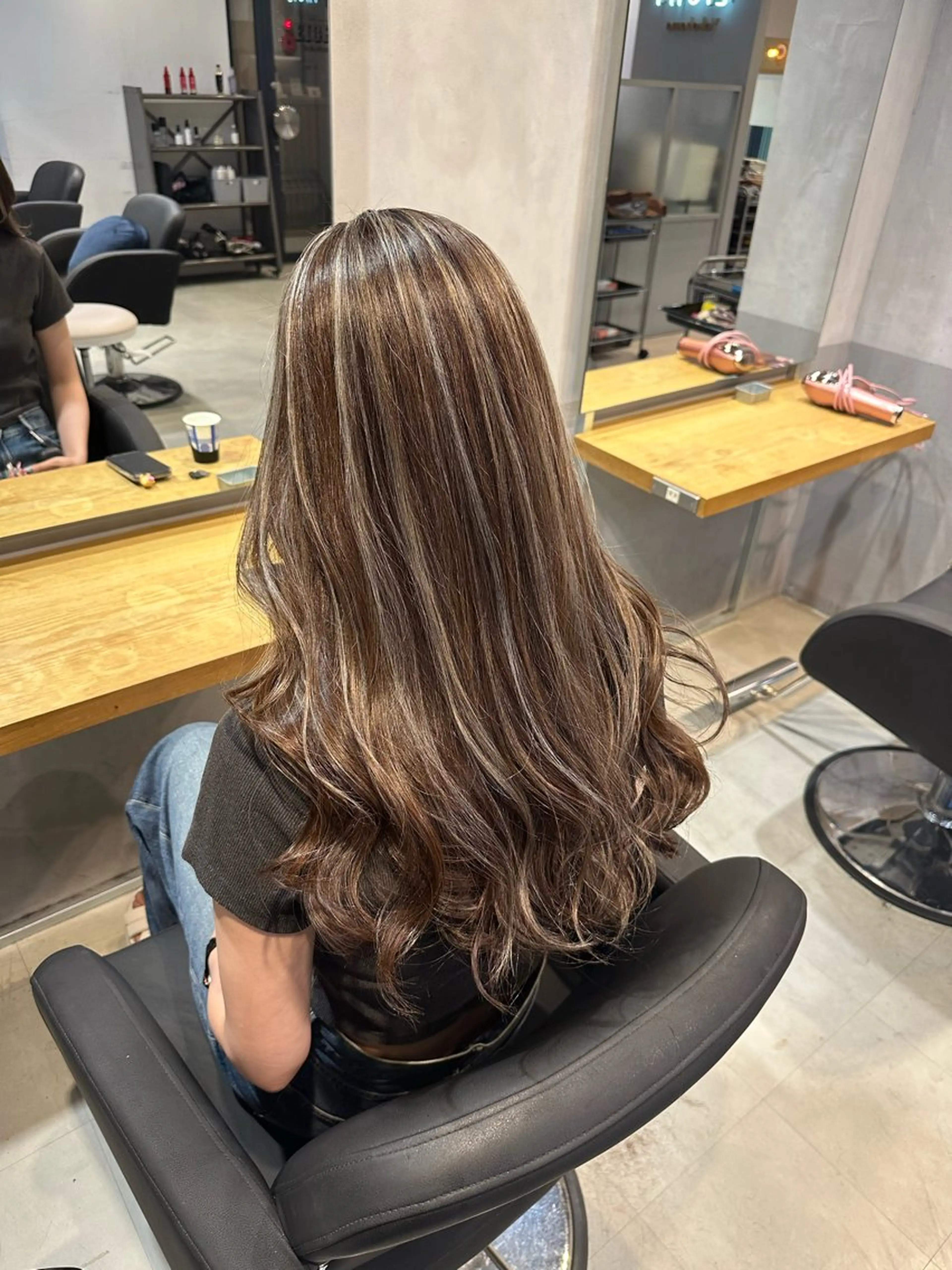 ロング カラー ハイライトカラー ハイライト ヘアカラー トリートメント 💖ハイライト/ハイ トーン💖MIKIのヘアスタイル