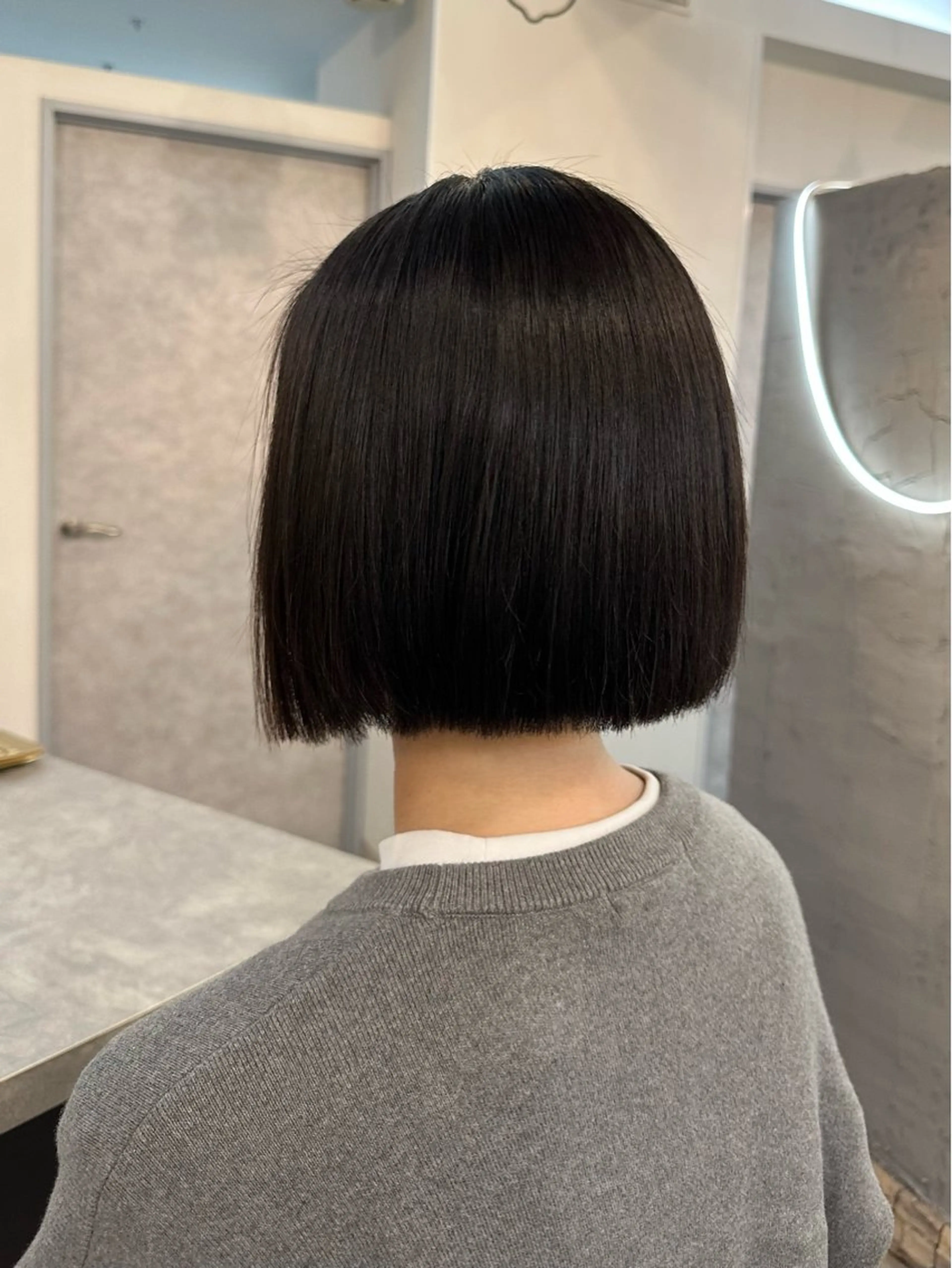 ショート ボブ カット 縮毛矯正 トリートメント sato ayaka ｜透明感カラー🫧のヘアスタイル