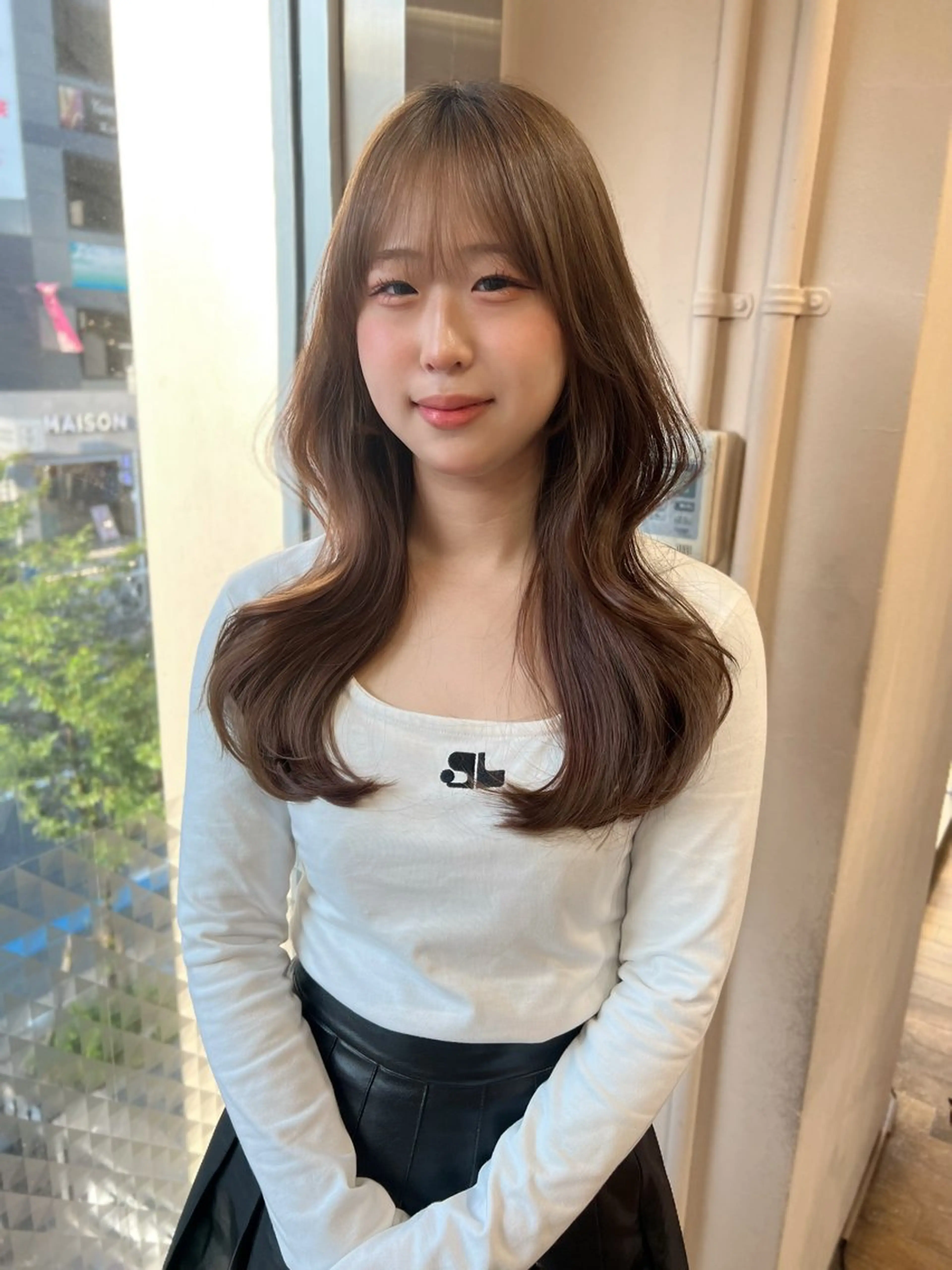ロング レイヤーカット 'AXIS 栄 Konomiのヘアスタイル
