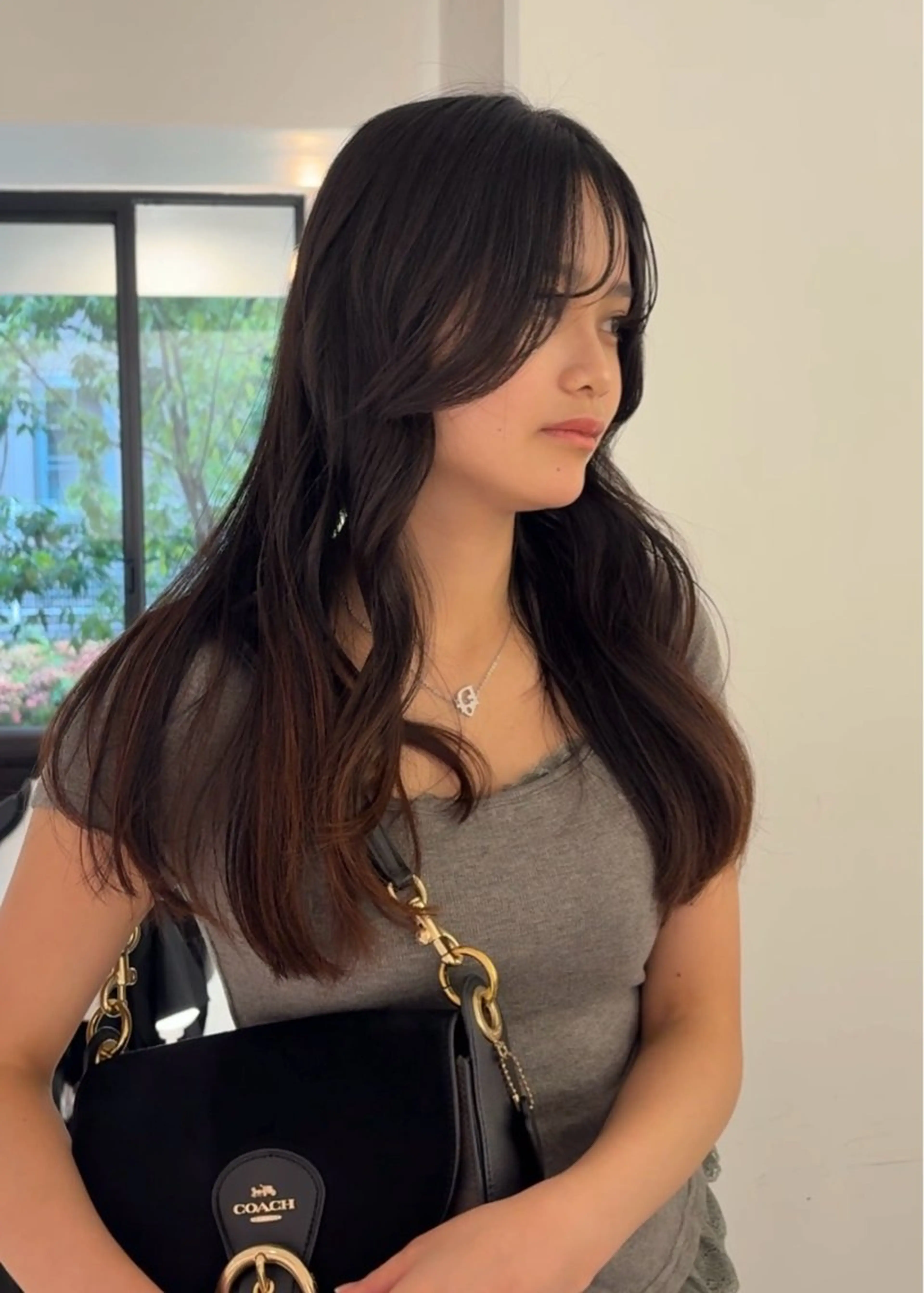 ロング UNBIRTHDAY MIUのヘアスタイル