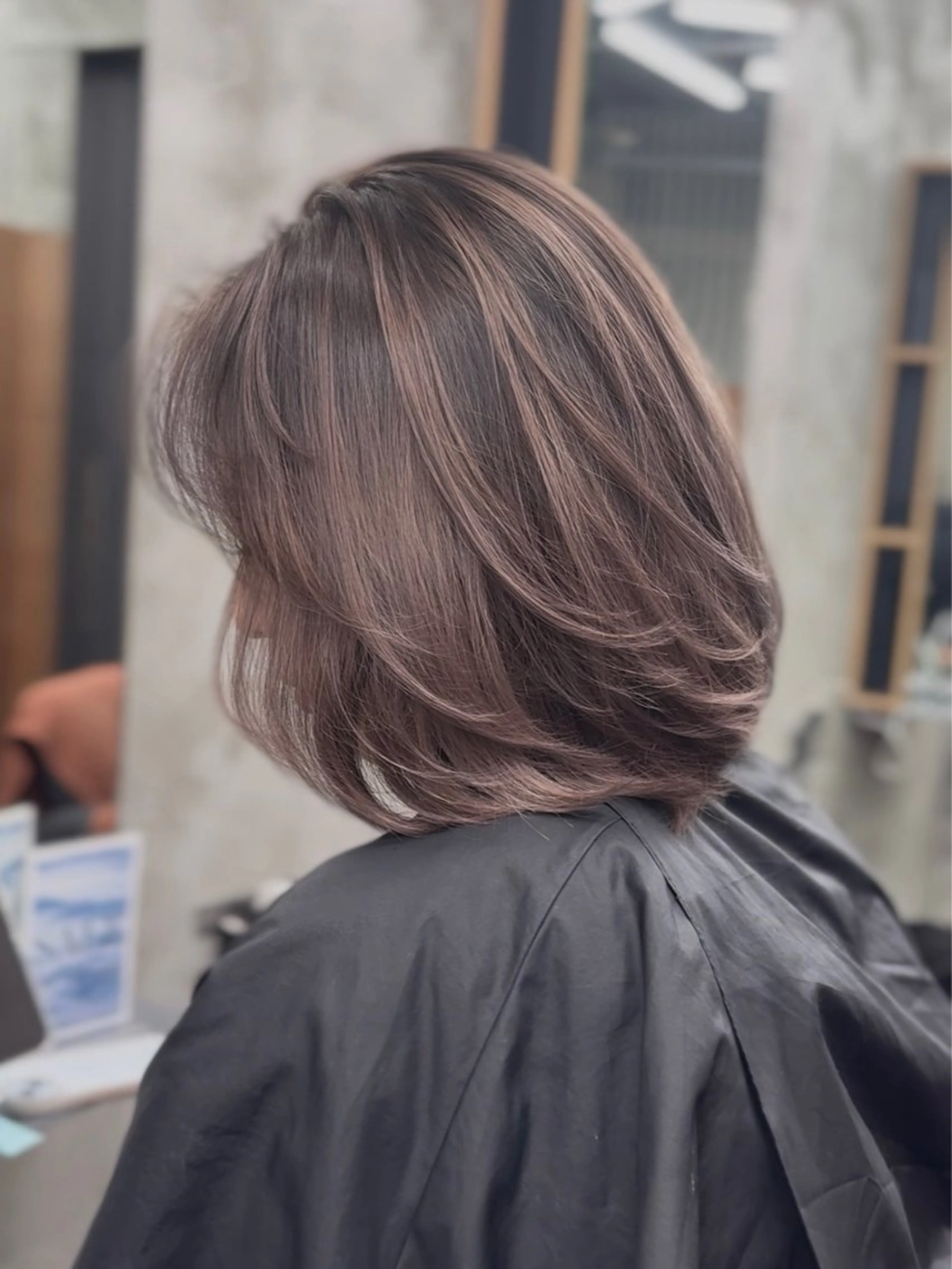 ミディアム カラー カット ヘアカラー ハイライト、レイヤー カット/西梅田/中西のヘアスタイル