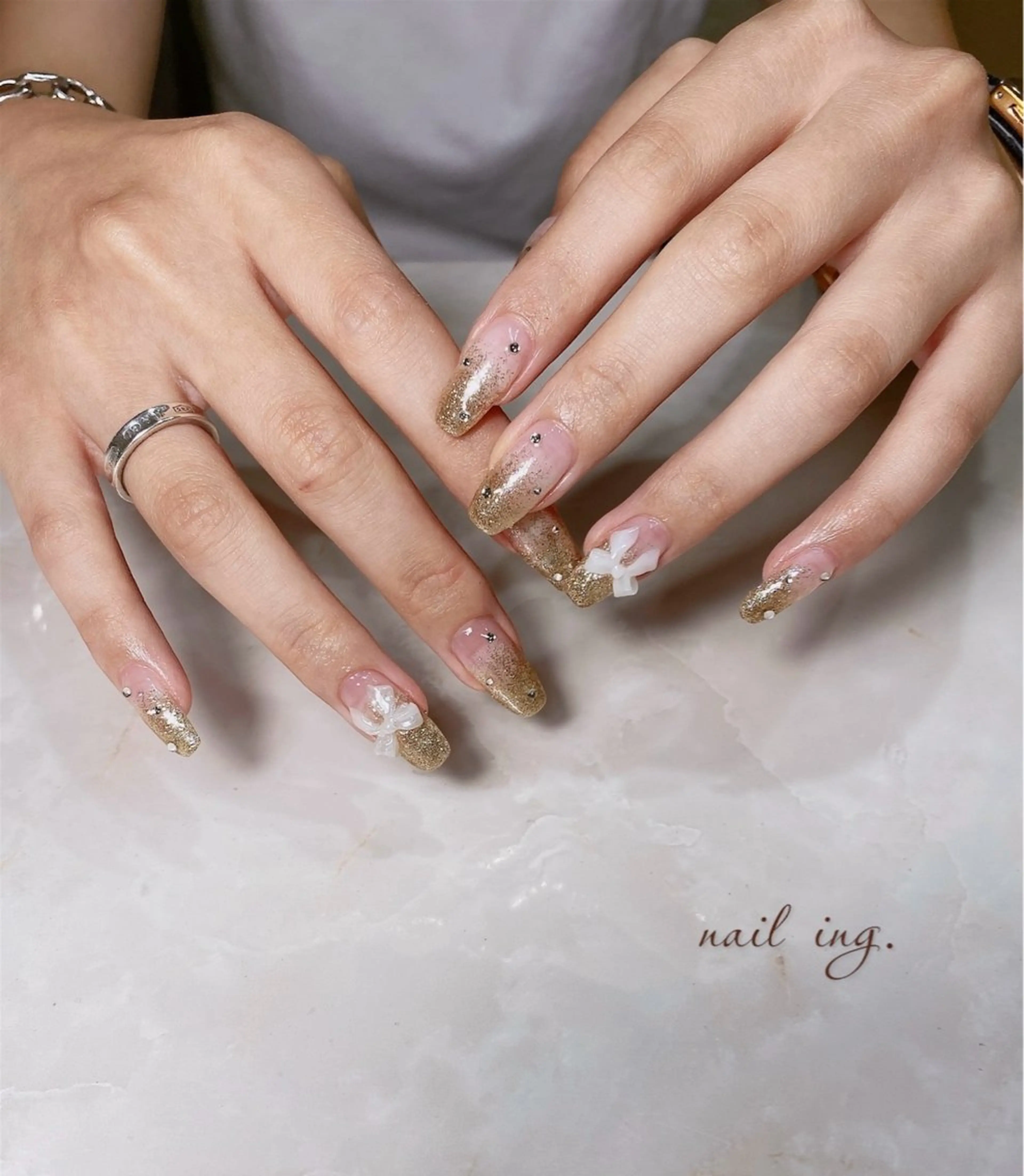 ネイル グラデーション ラメ(グリッター) ラメグラデーション ｉｎｇ .のネイルデザイン