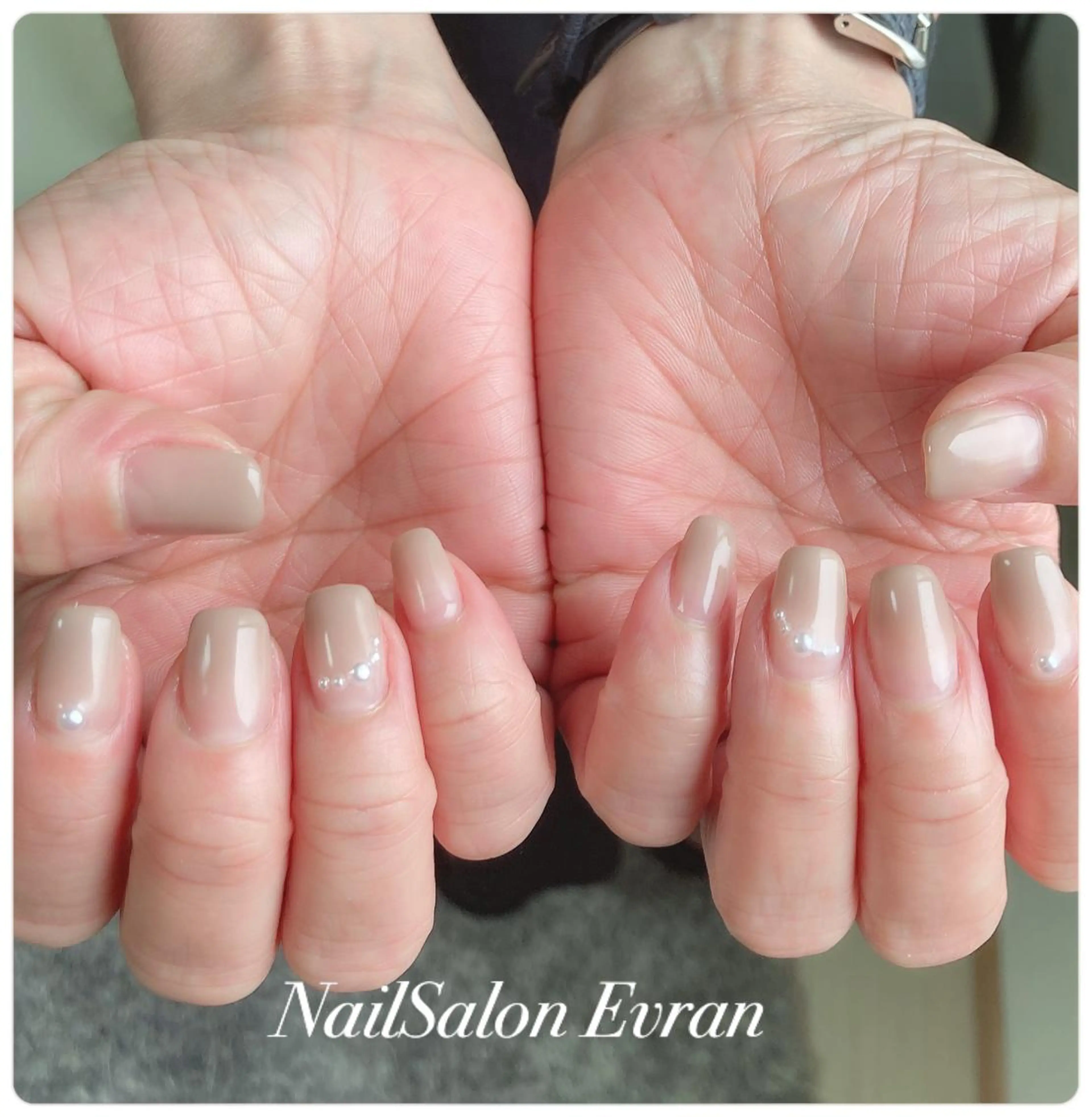 ネイル アートネイル フレンチネイル マグネットネイル 持ち込み ニュアンスネイル ハンドネイル Nail salon Evranのネイルデザイン