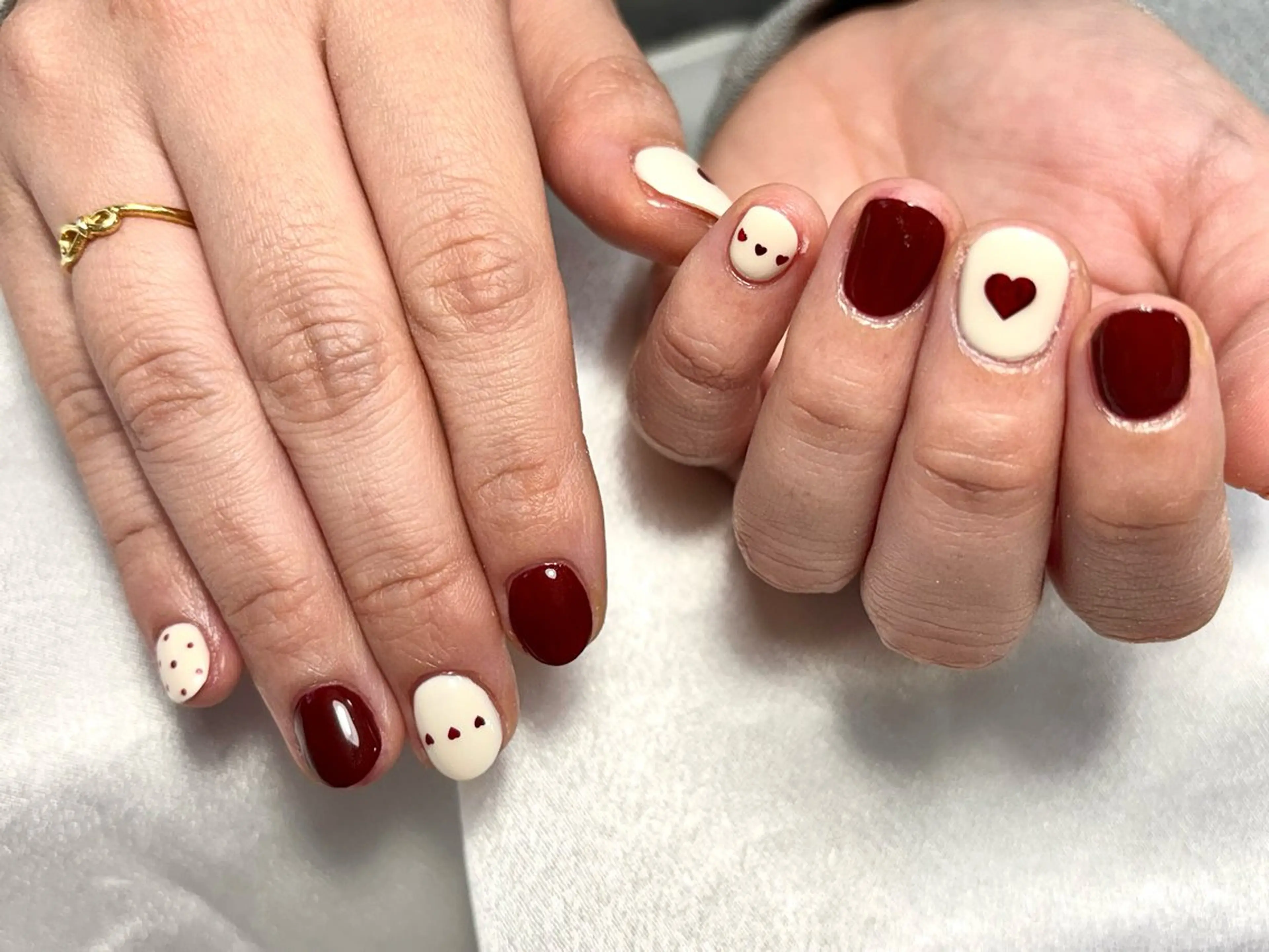 ネイル ブルー チークネイル フレンチネイル ハート ホログラムネイル る るのネイルデザイン