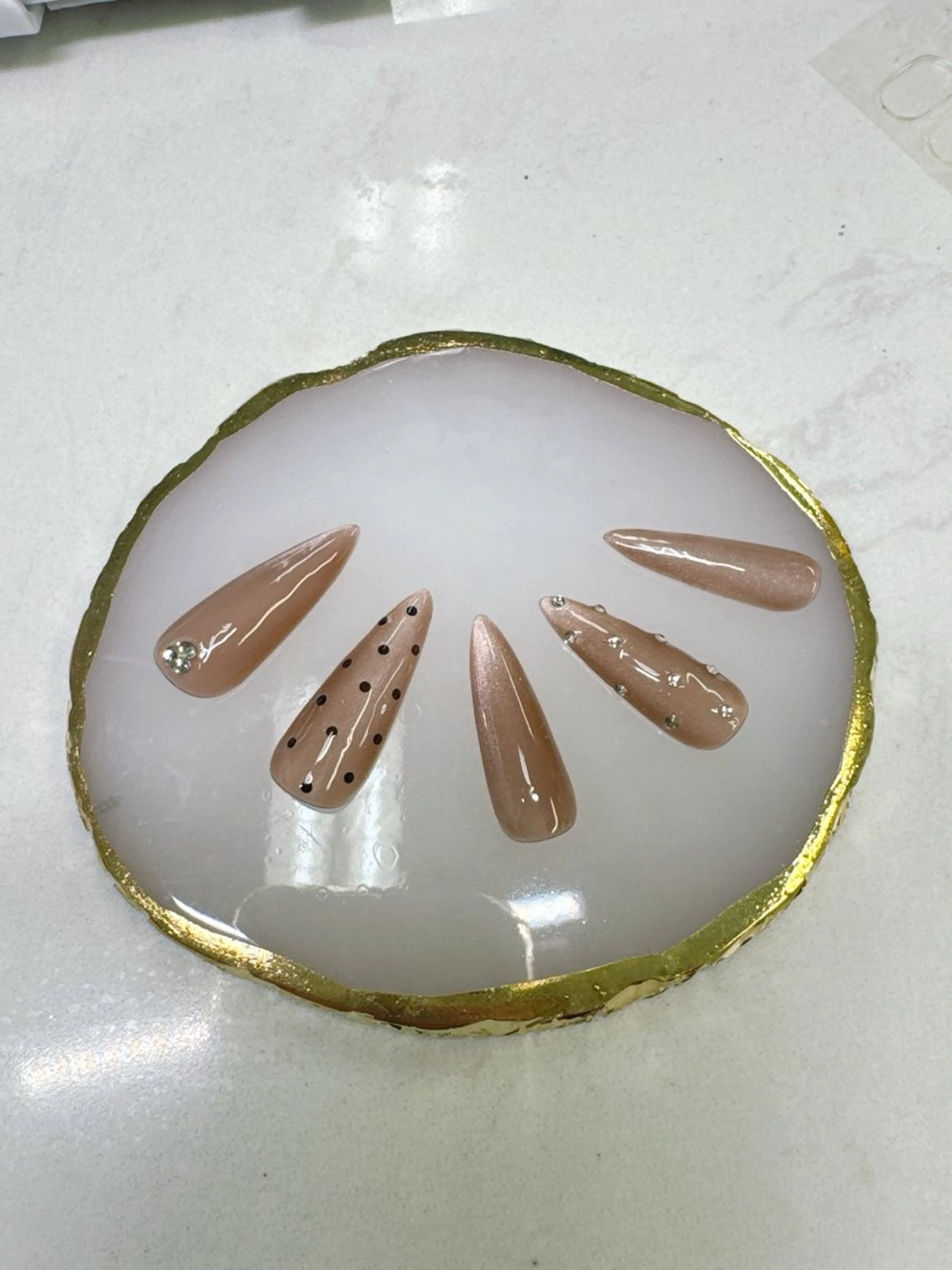 ネイル べっ甲ネイル フットネイル フレンチネイル ハート キラキラネイル Queeens nailのネイルデザイン