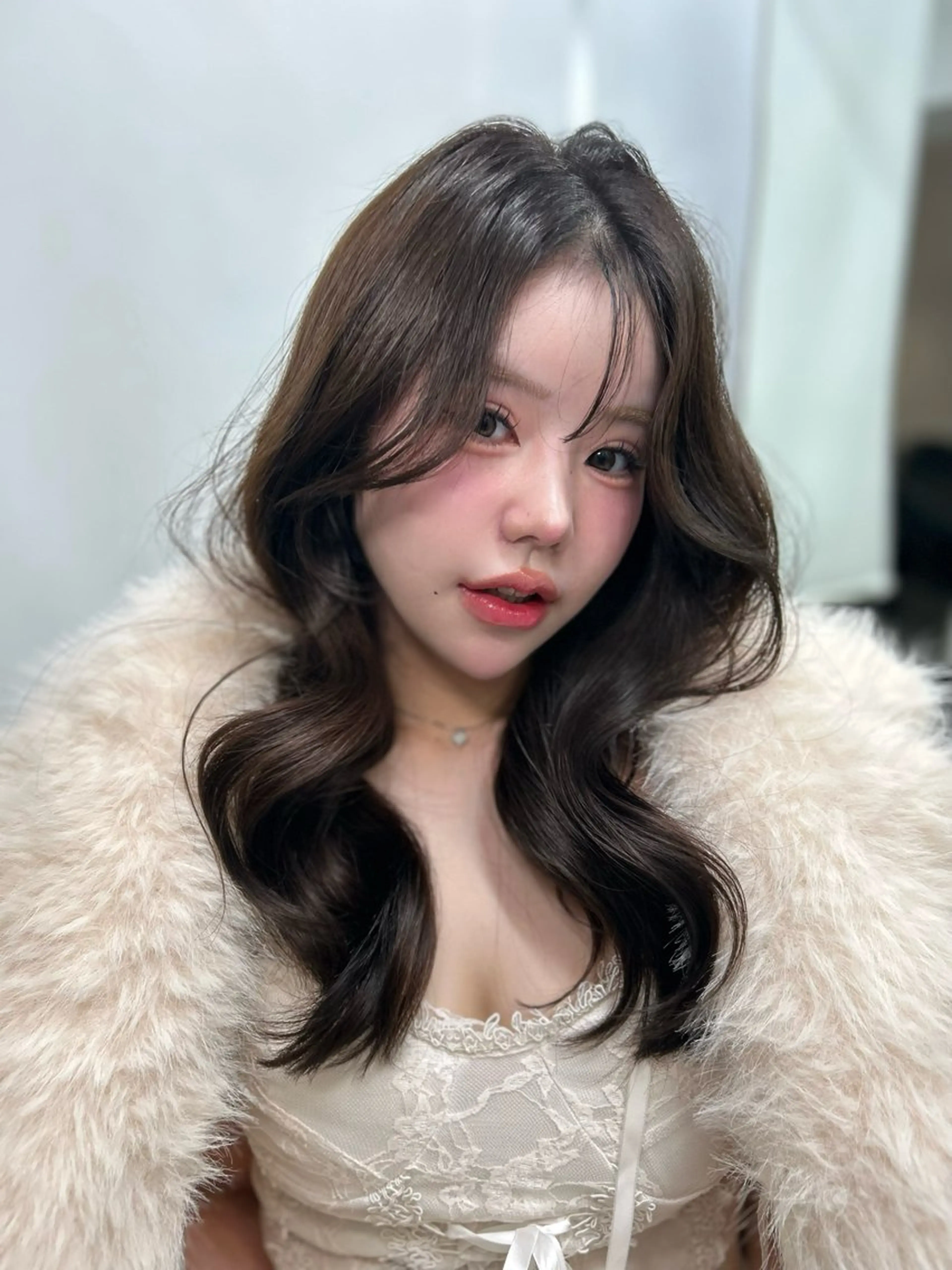 【人気No.１】 顔周りで差がつく　韓国レイヤーカット＋艶カラー＋5step trの写真