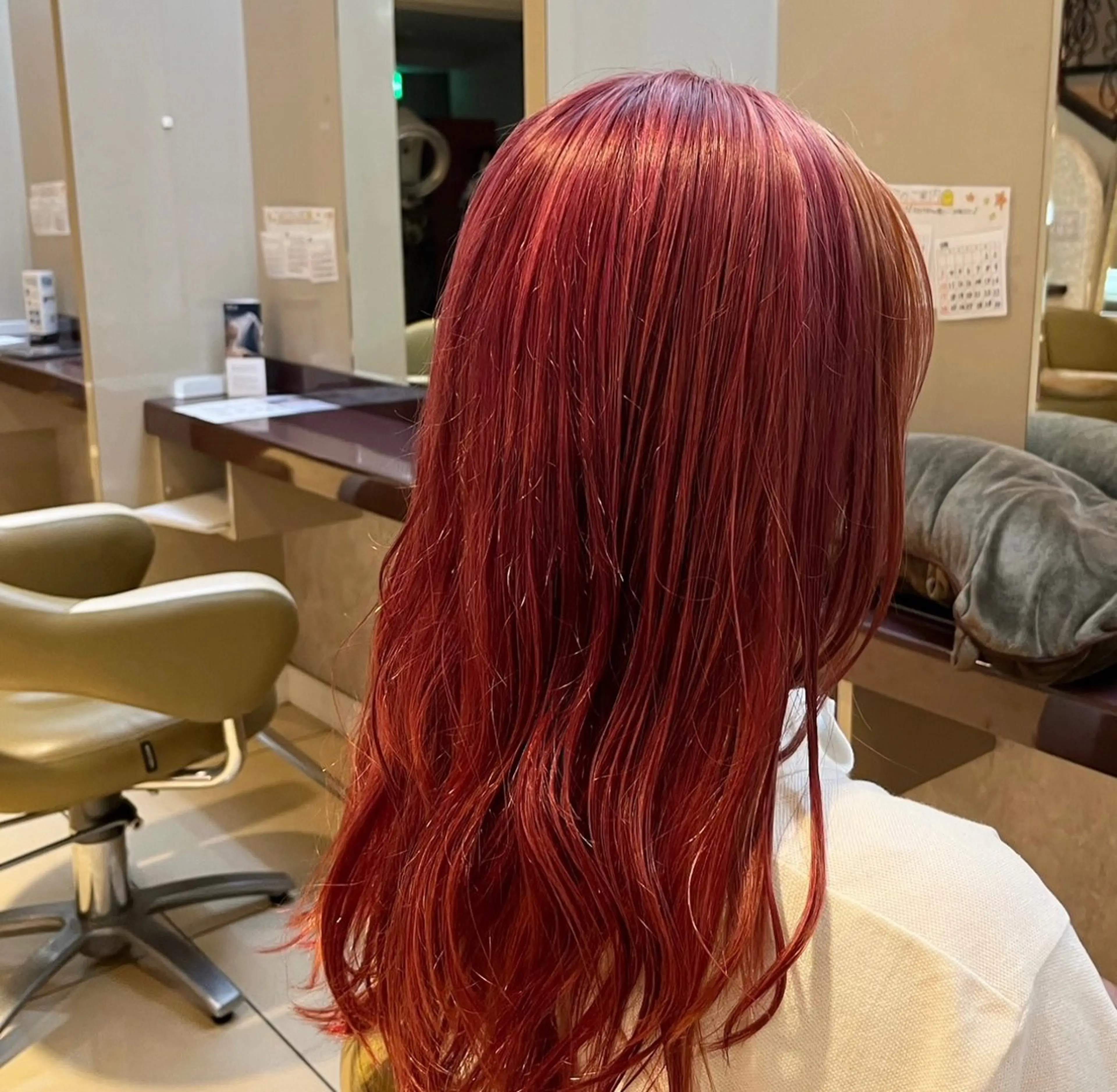 ロング カラー ブリーチ 八重樫 夢愛のヘアスタイル