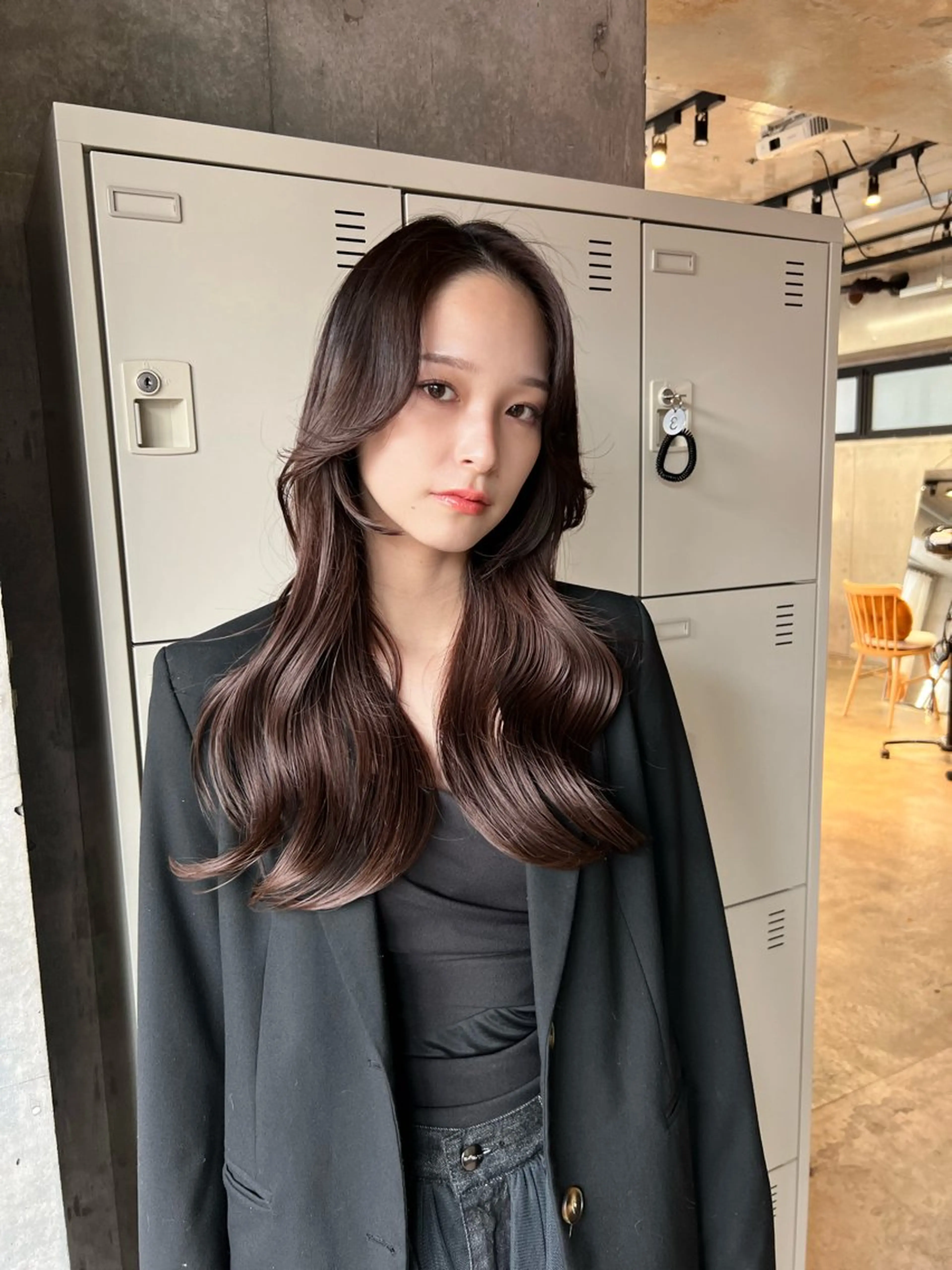 ロング カラー 顔周りカット レイヤーカット トリートメント ヘアカラー トリートメント まとまるレイヤー カット/透明感カラーのヘアスタイル