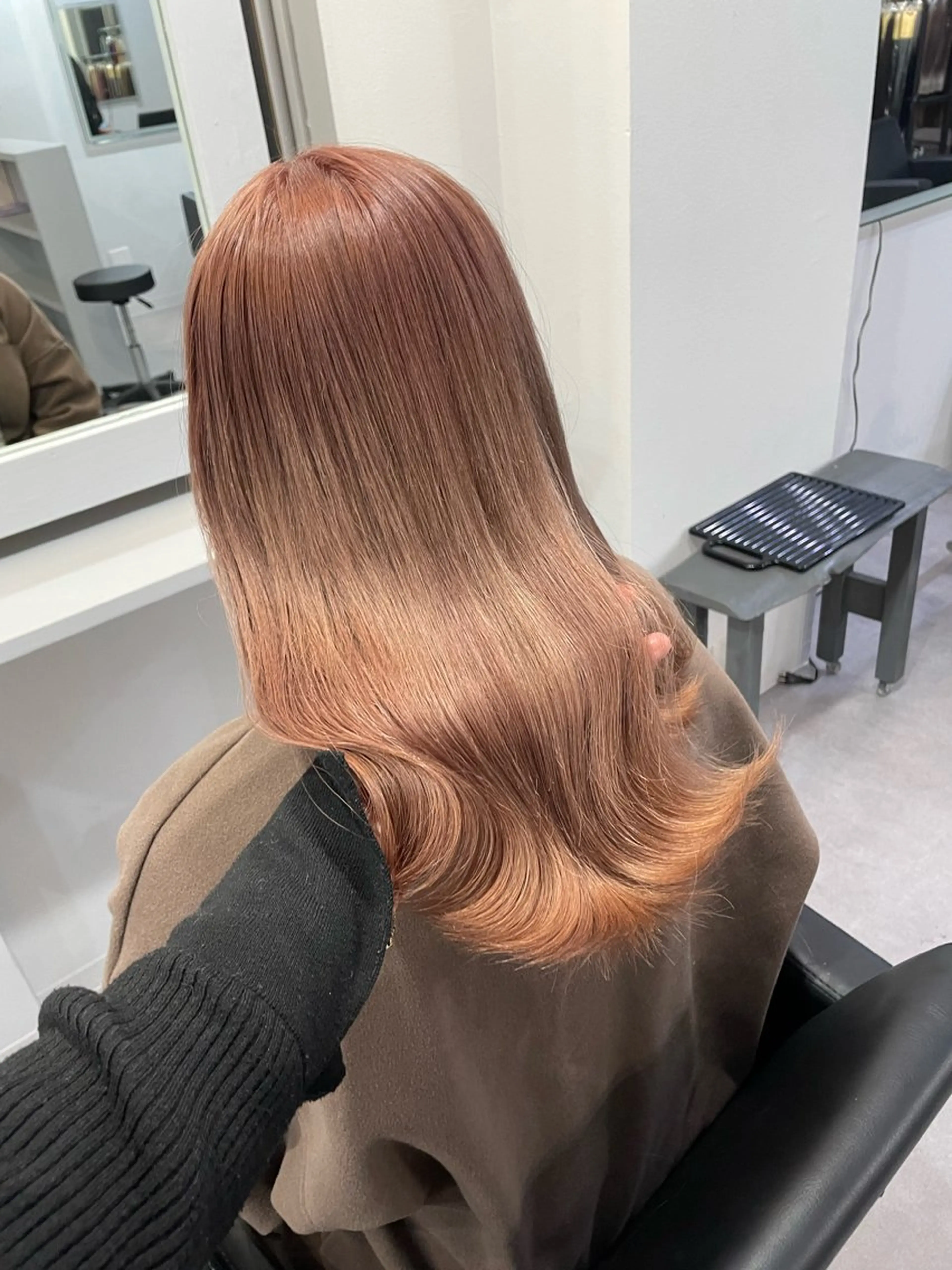 セミロング カラー ピンクカラー Cielro/ダブル カラー/西田咲希のヘアスタイル