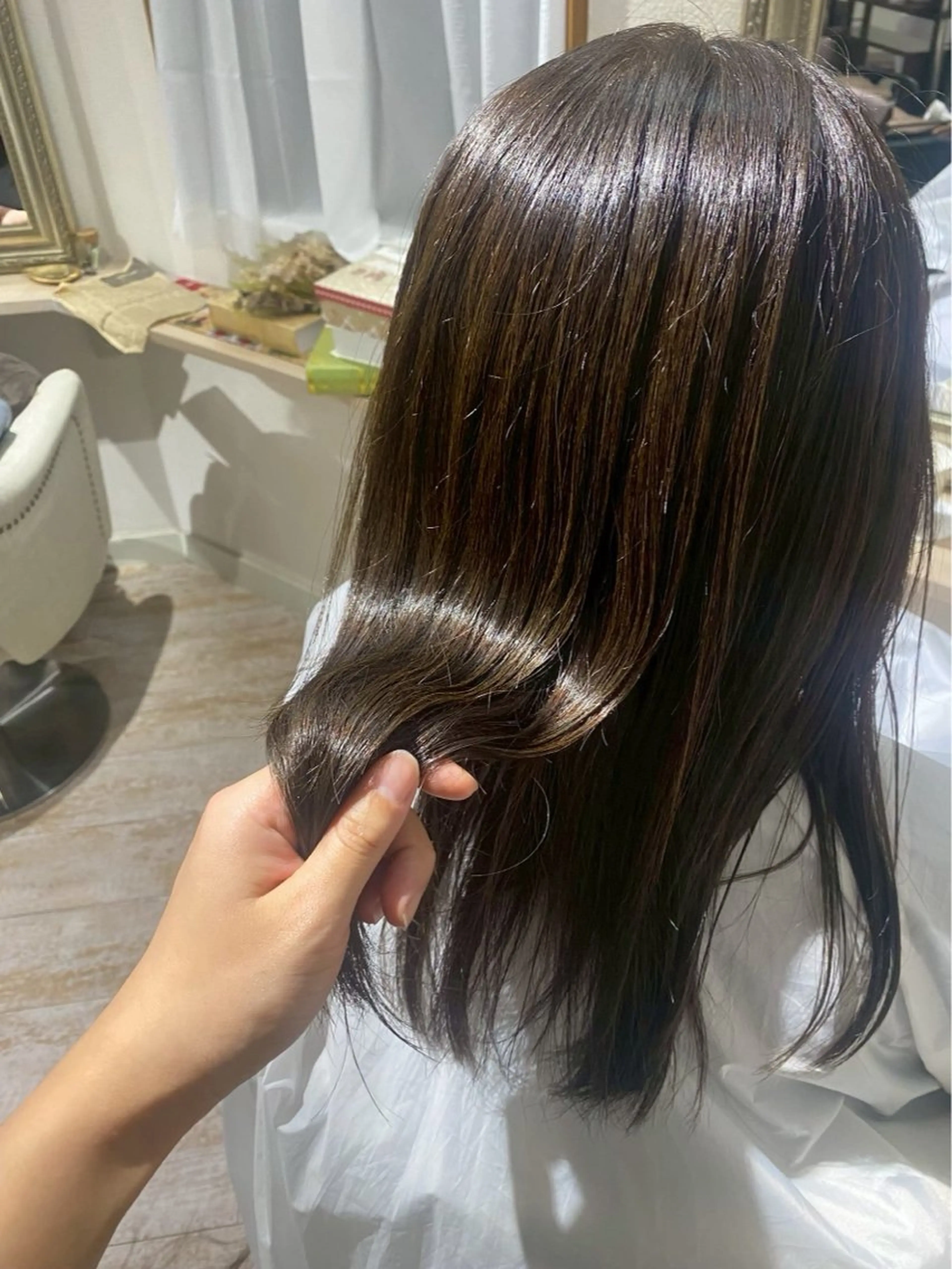 ミディアム カラー 縮毛矯正 山本 優音のヘアスタイル