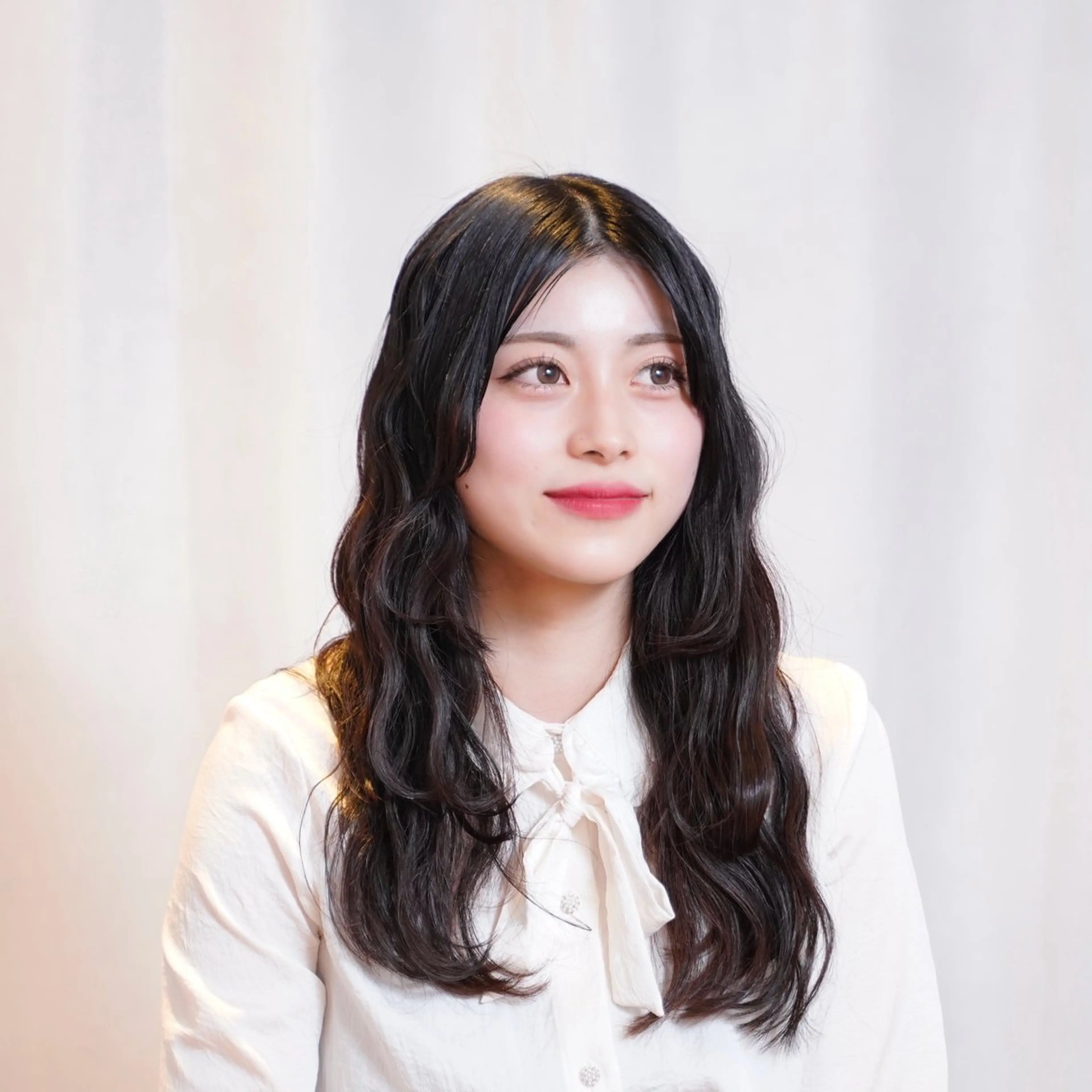 セミロング カラー 韓国風ヘア 萩原 紗妃のヘアスタイル