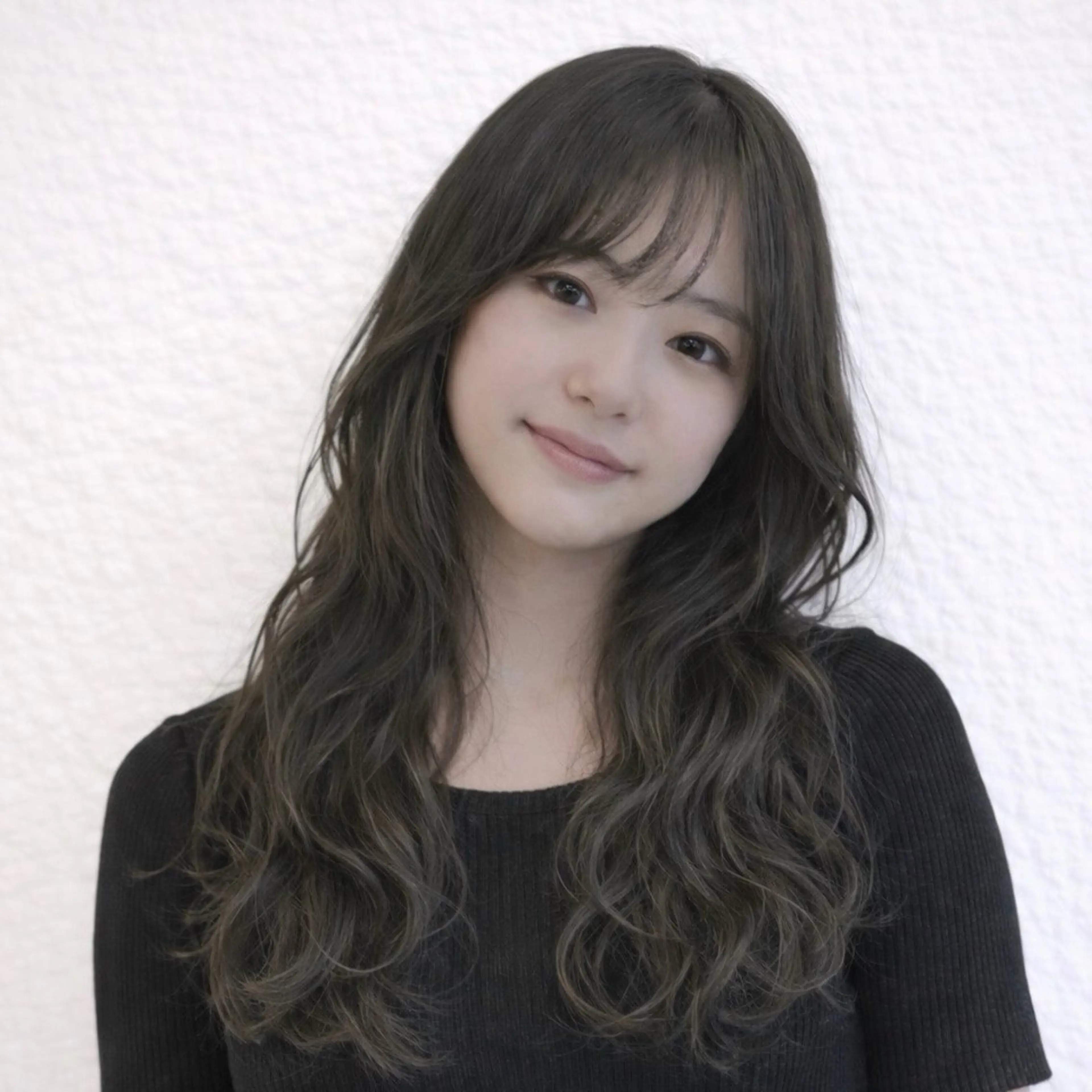 ロング カラー ベージュカラー ブリーチ 透明感カラー グレージュ ロング カット ヘアカラー トリートメント 佐藤 舞のヘアスタイル