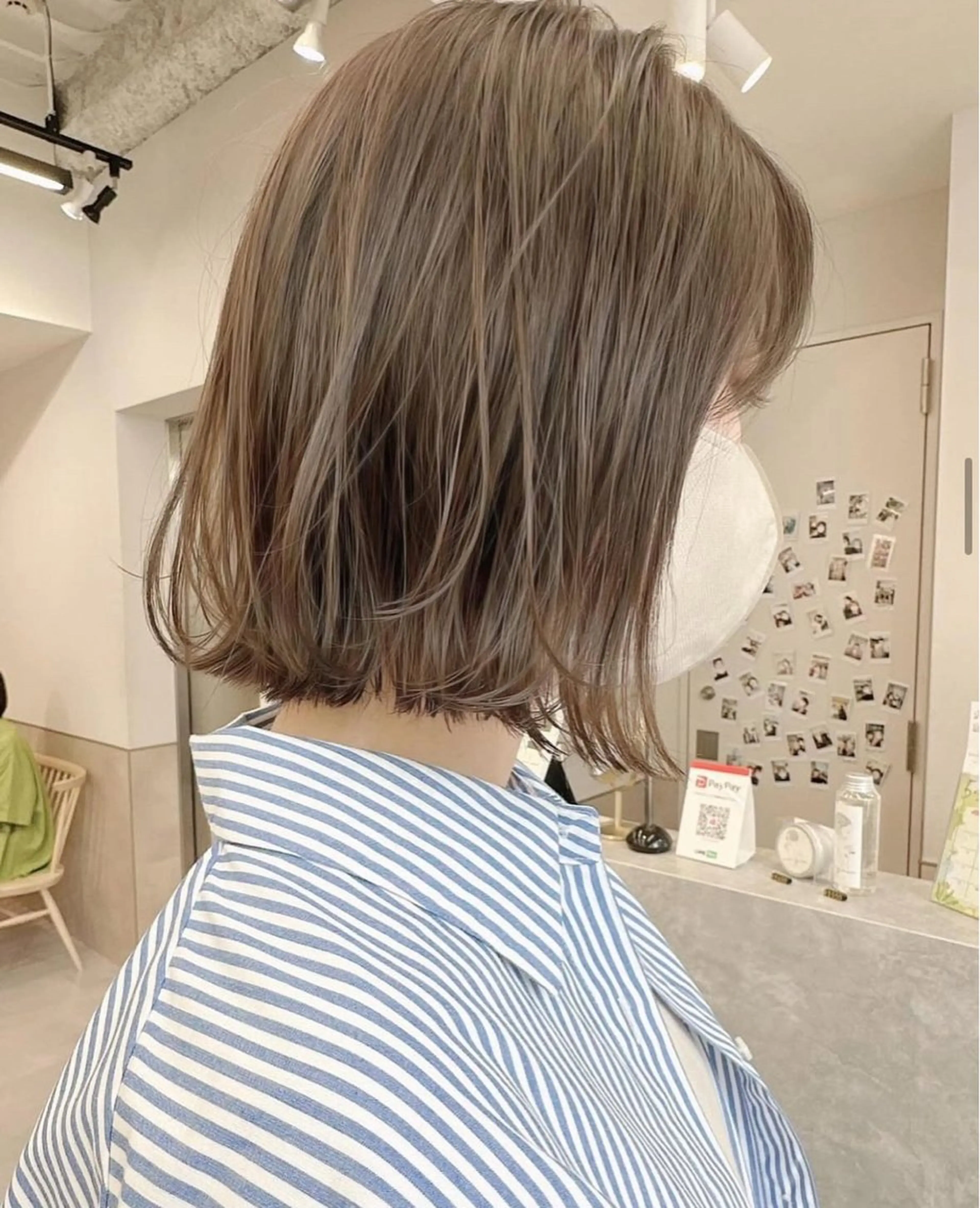 ミディアム レイヤー・カット モデル・透明感カラーのヘアスタイル