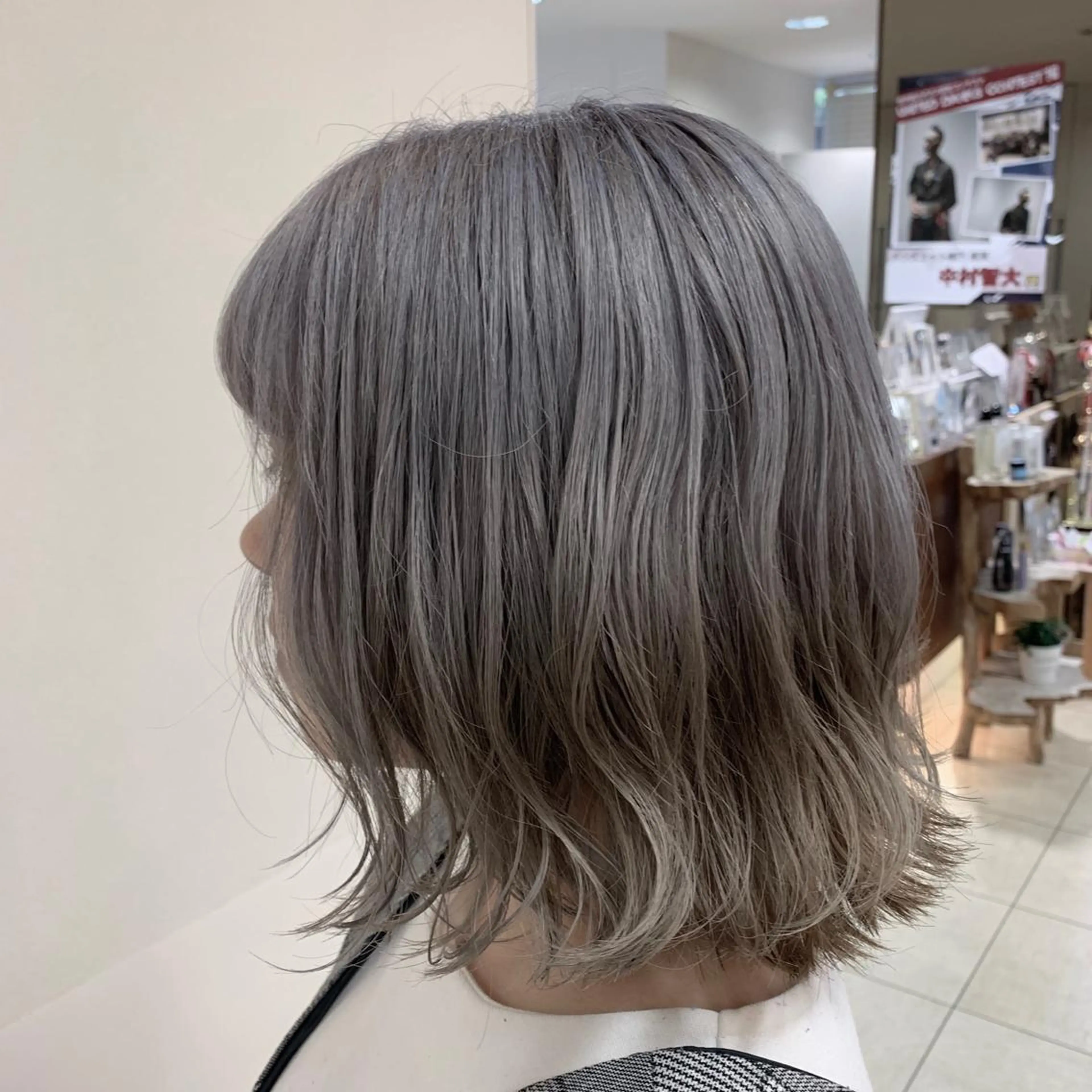 ミディアム カラー ヘアアレンジ ヘアカラー トリートメント 【Sweep】おじま のぞみのヘアスタイル