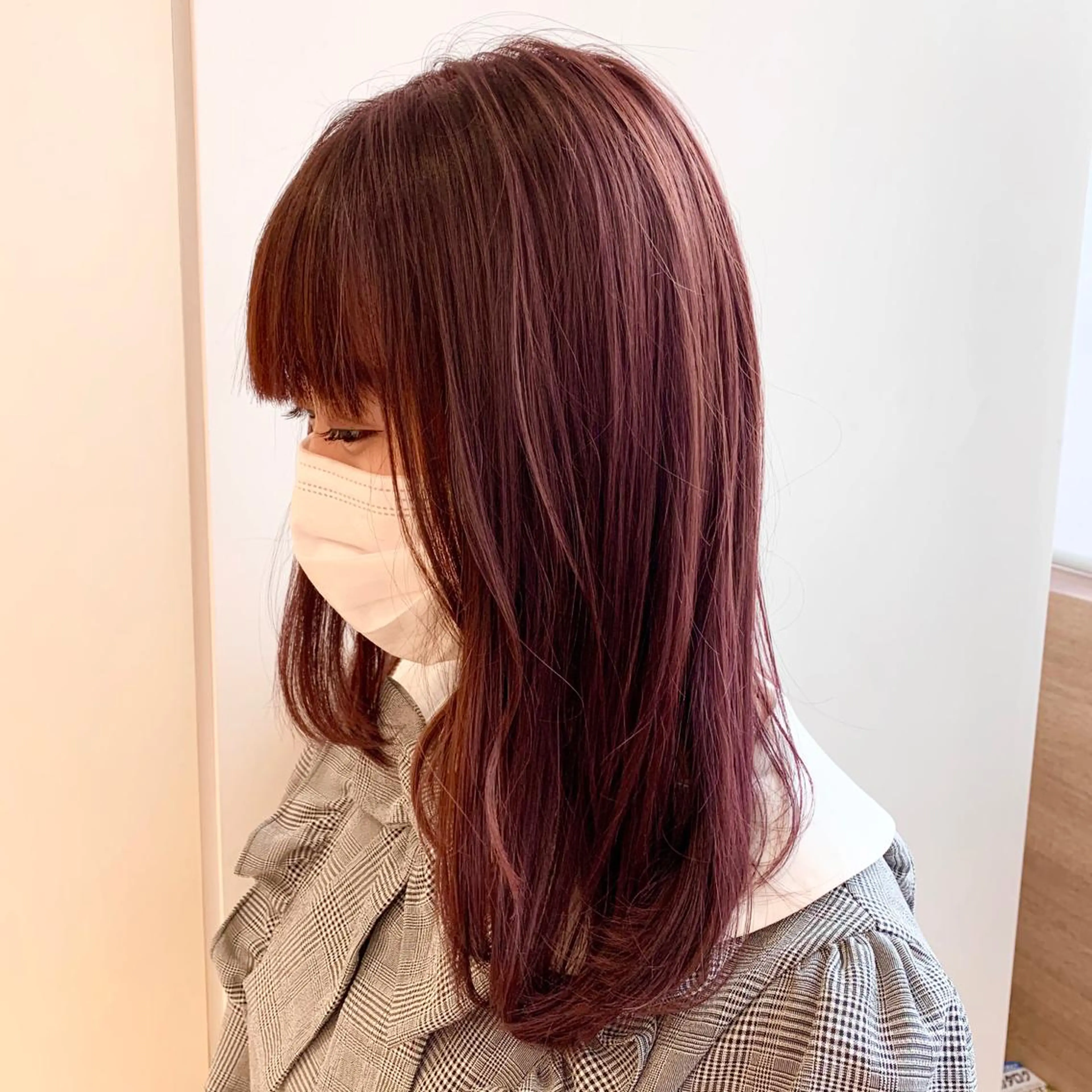 セミロング カラー ブリーチ ピンクカラー 韓国風ハッシュカット 似合わせレイヤー池袋のヘアスタイル