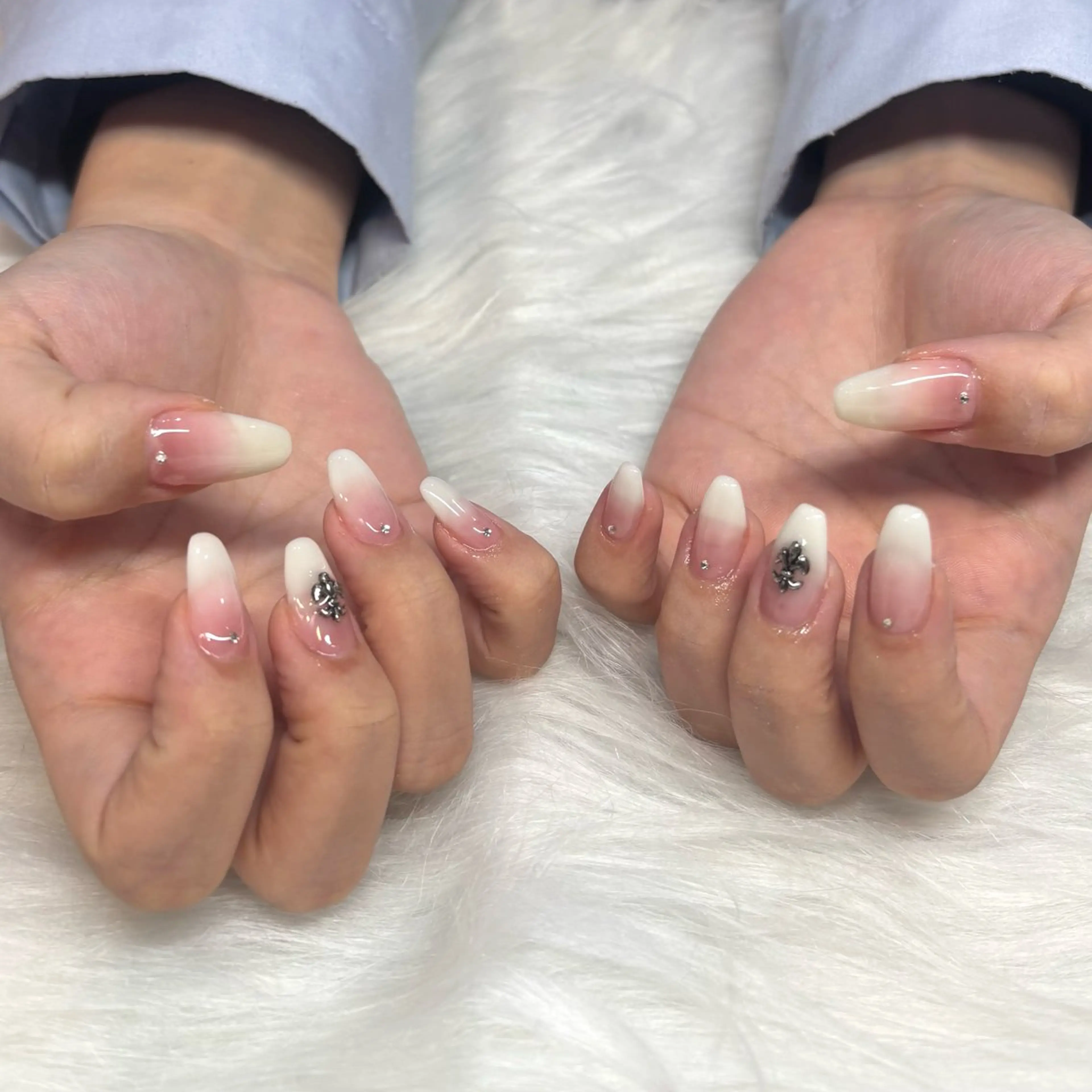 ネイル グラデーション ハンドネイル HANA ソブエのネイルデザイン