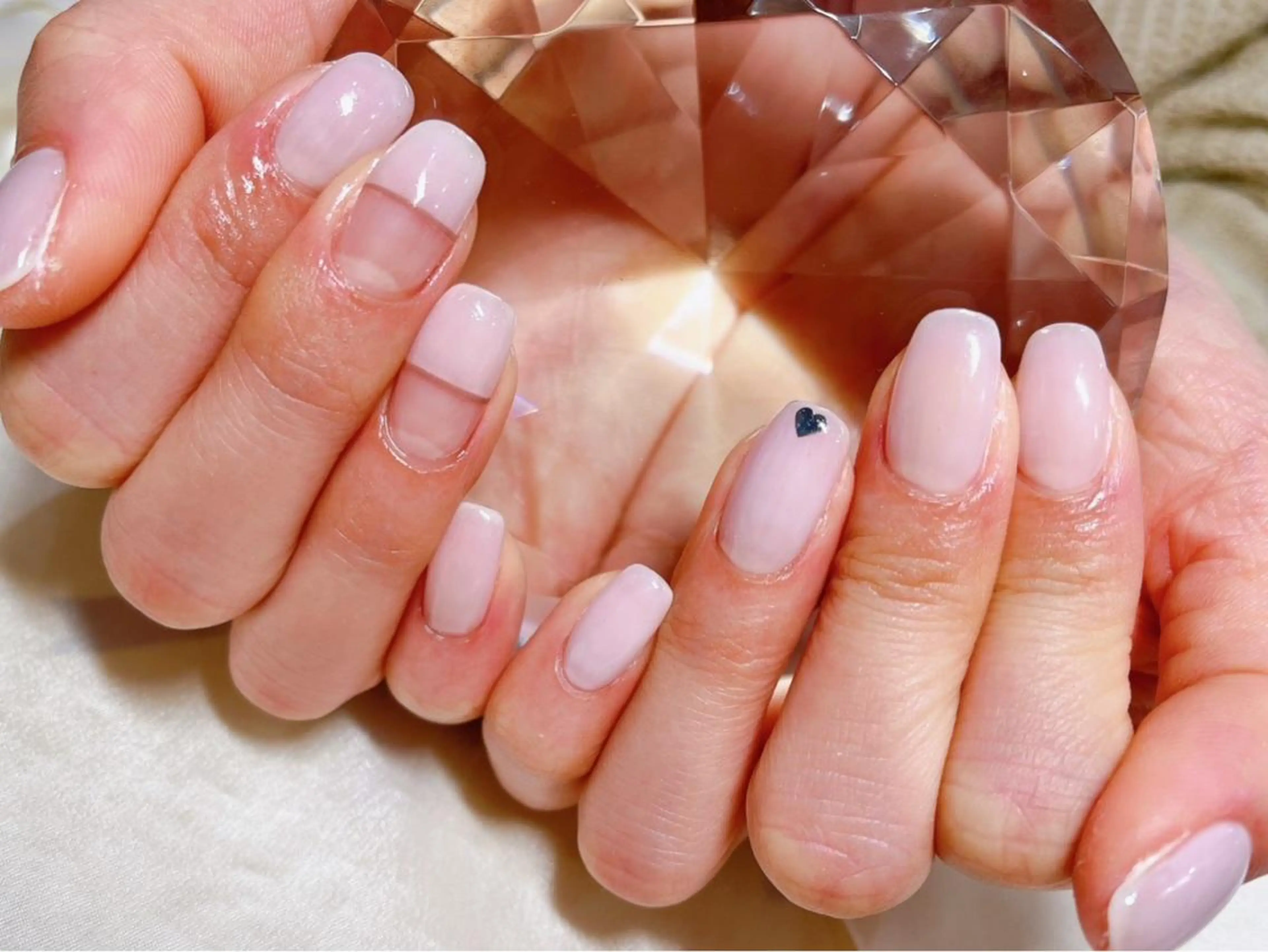 ネイル マツエク・マツパ アイブロウ 韓国風マツエク パリジェンヌラッシュリフト まつげパーマ ワンホンマツエク 長さ出し ハンドネイル Nail&eye Belire 新宿のネイルデザイン