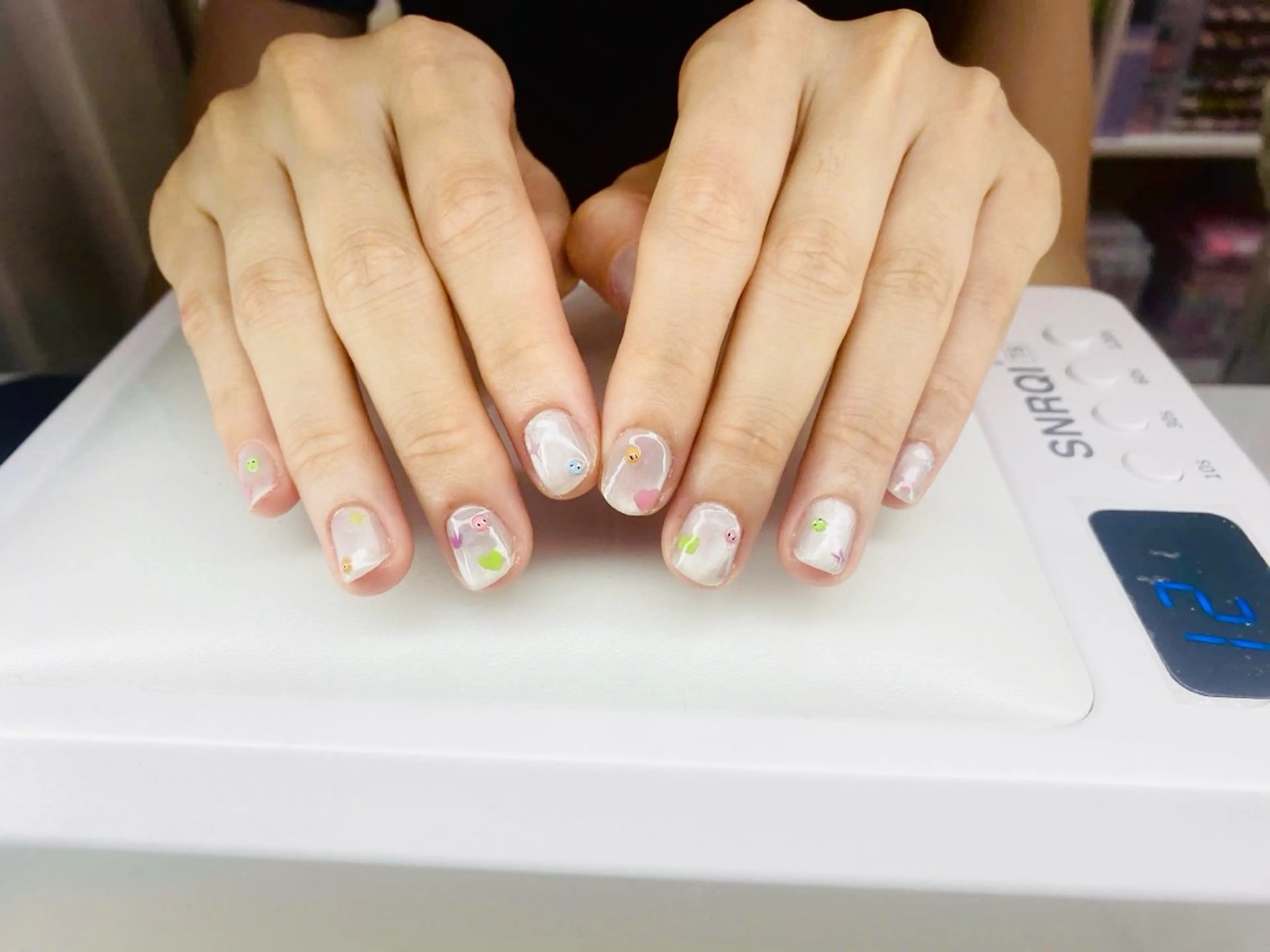 ネイル フラワーネイル フレンチネイル ジェルネイル マグネットネイル 持ち込み Minette Nailのネイルデザイン