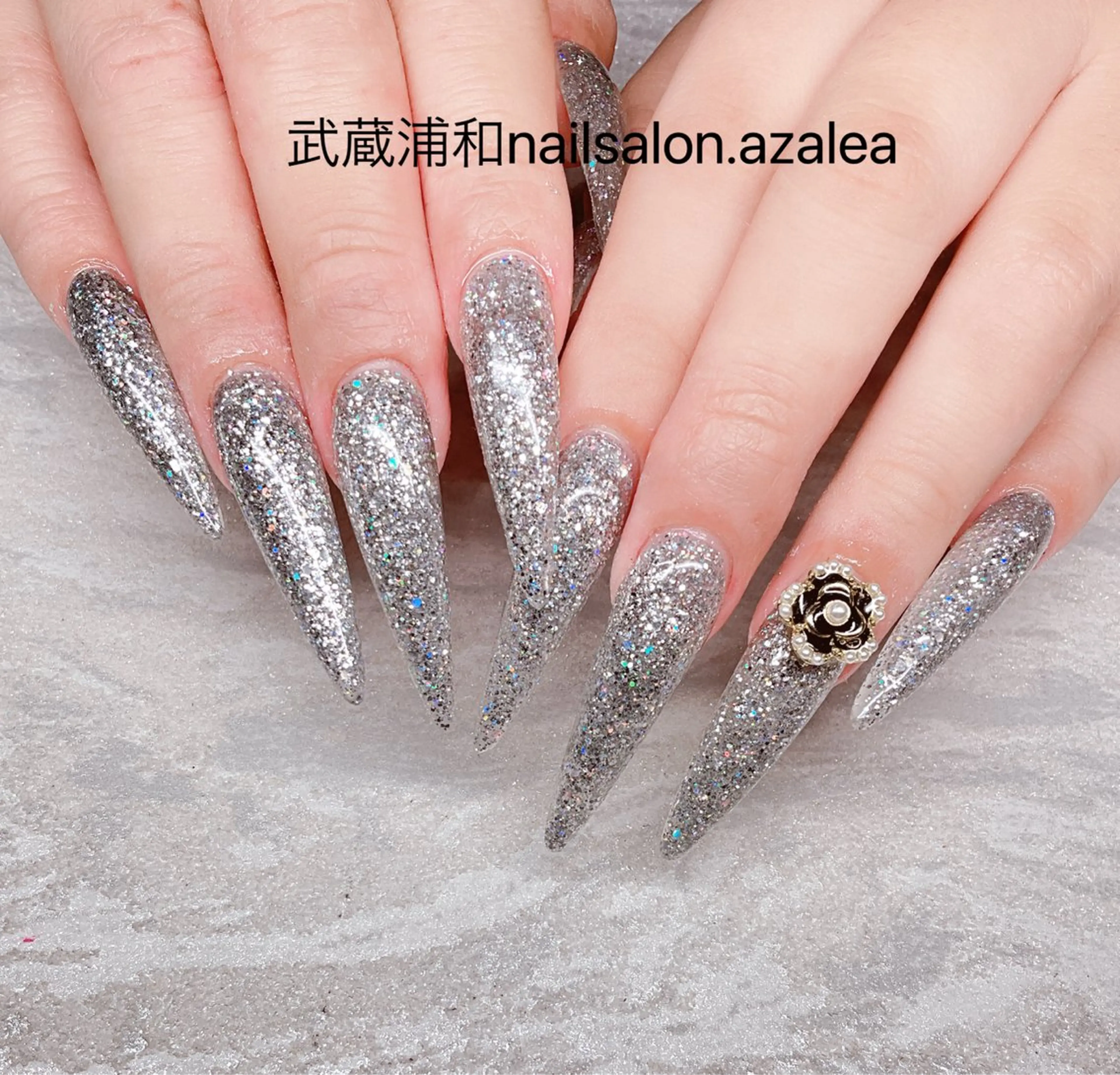 ネイル ハンドネイル R inのネイルデザイン