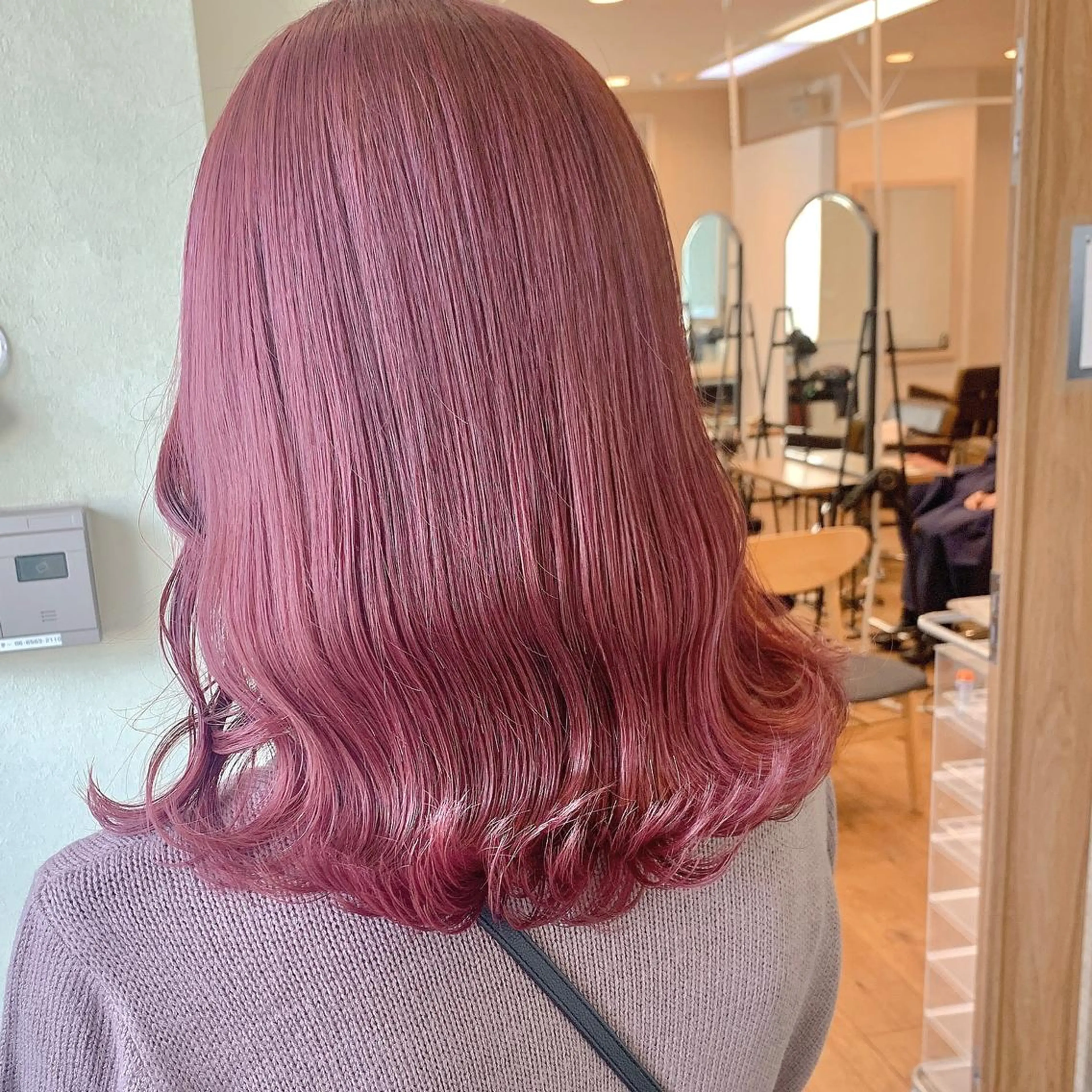 セミロング カラー NUMBER_ ユイナのヘアスタイル