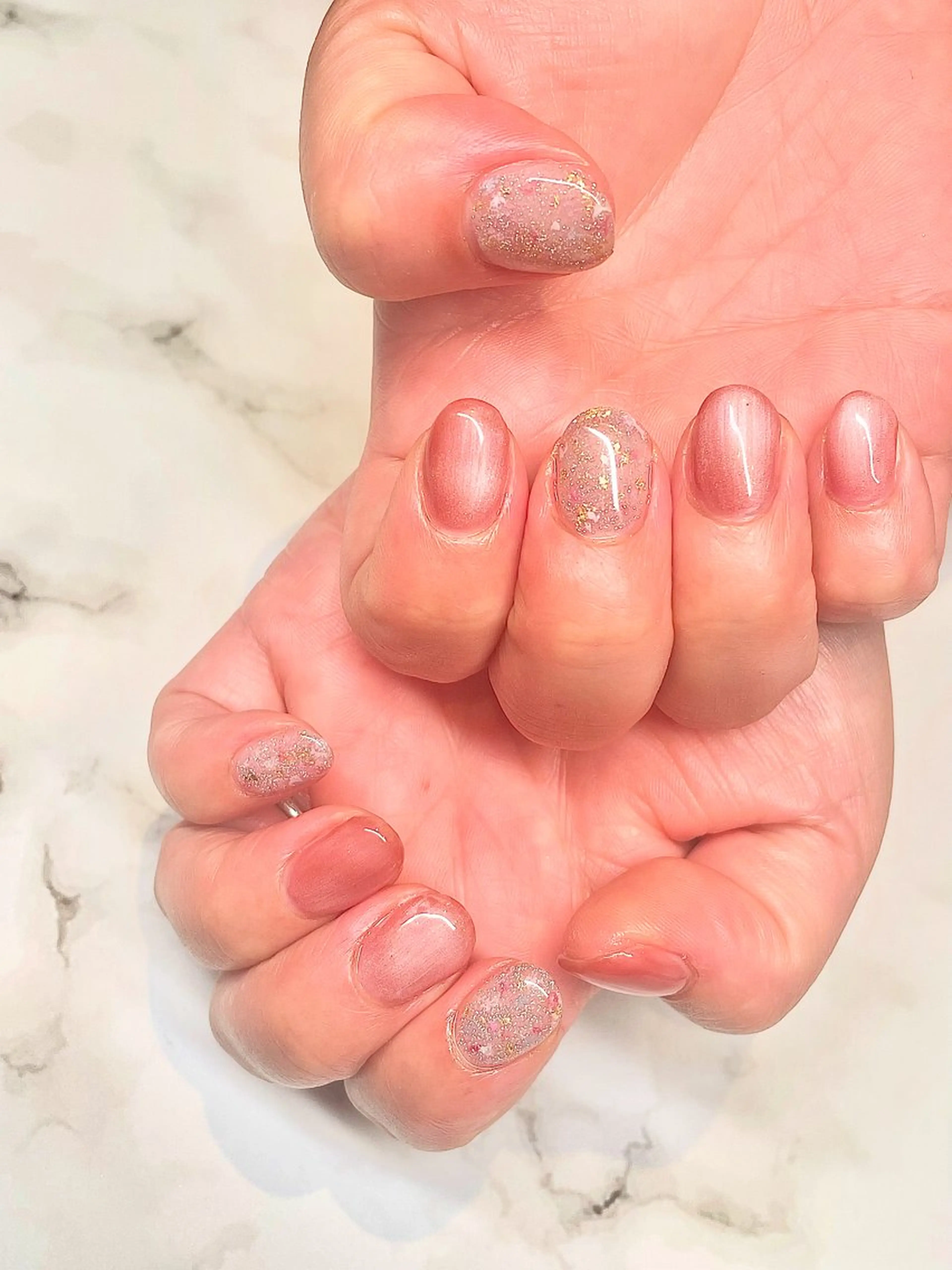 ネイル フラッシュネイル フットネイル ジェルネイル ラメ(グリッター) ラメグラデーション beamerci🌼 SHIORIのマツエク・マツパデザイン