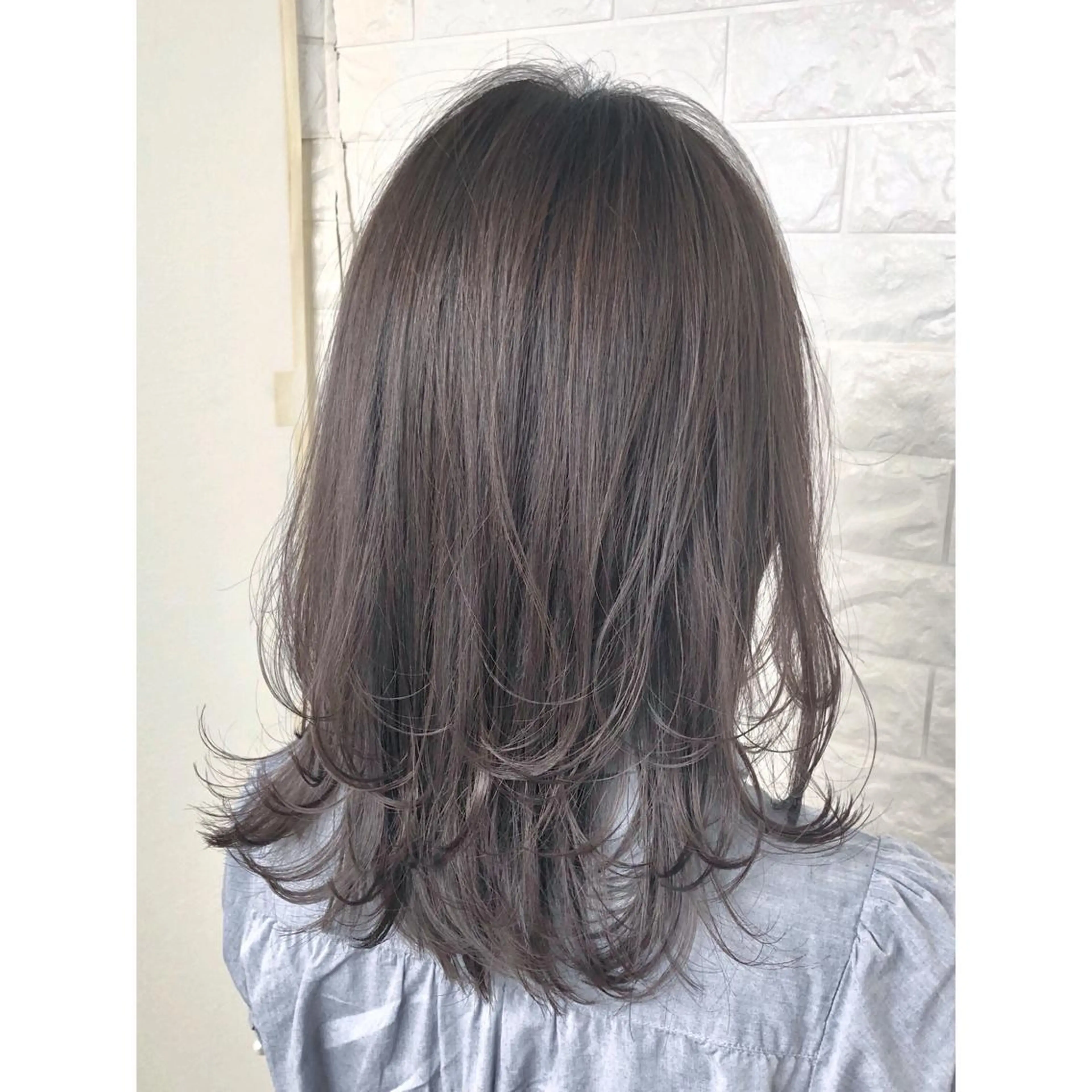 ミディアム カラー アッシュ アッシュブラウン ブリーチ ブラウンカラー 透明感カラー 髪質改善特化KIZU /艶髪研究（京都）のヘアスタイル
