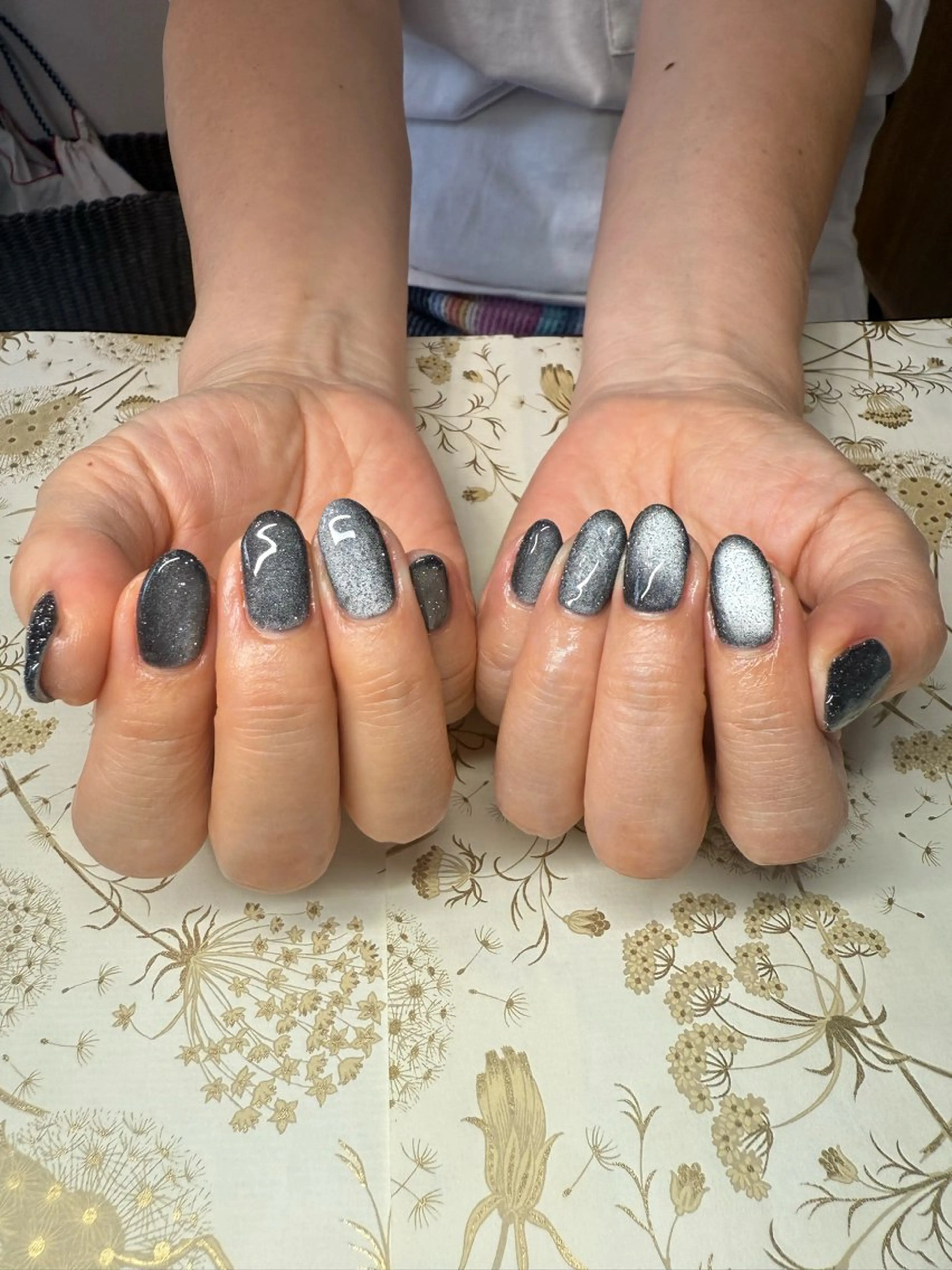 ネイル キラキラネイル マグネットネイル ハンドネイル miel nailのネイルデザイン