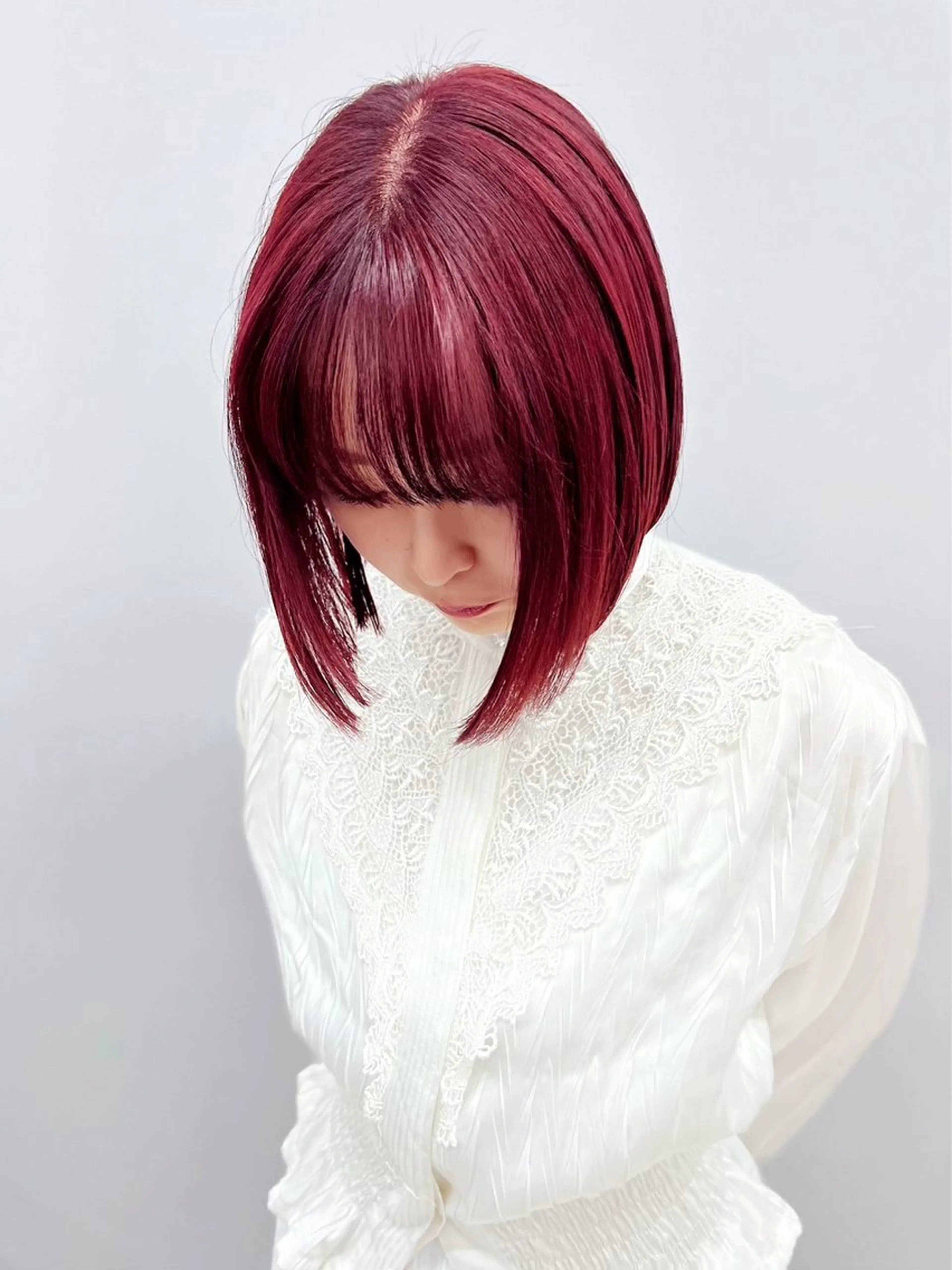 ミディアム カラー ウルフ/レイヤー Miinaのヘアスタイル