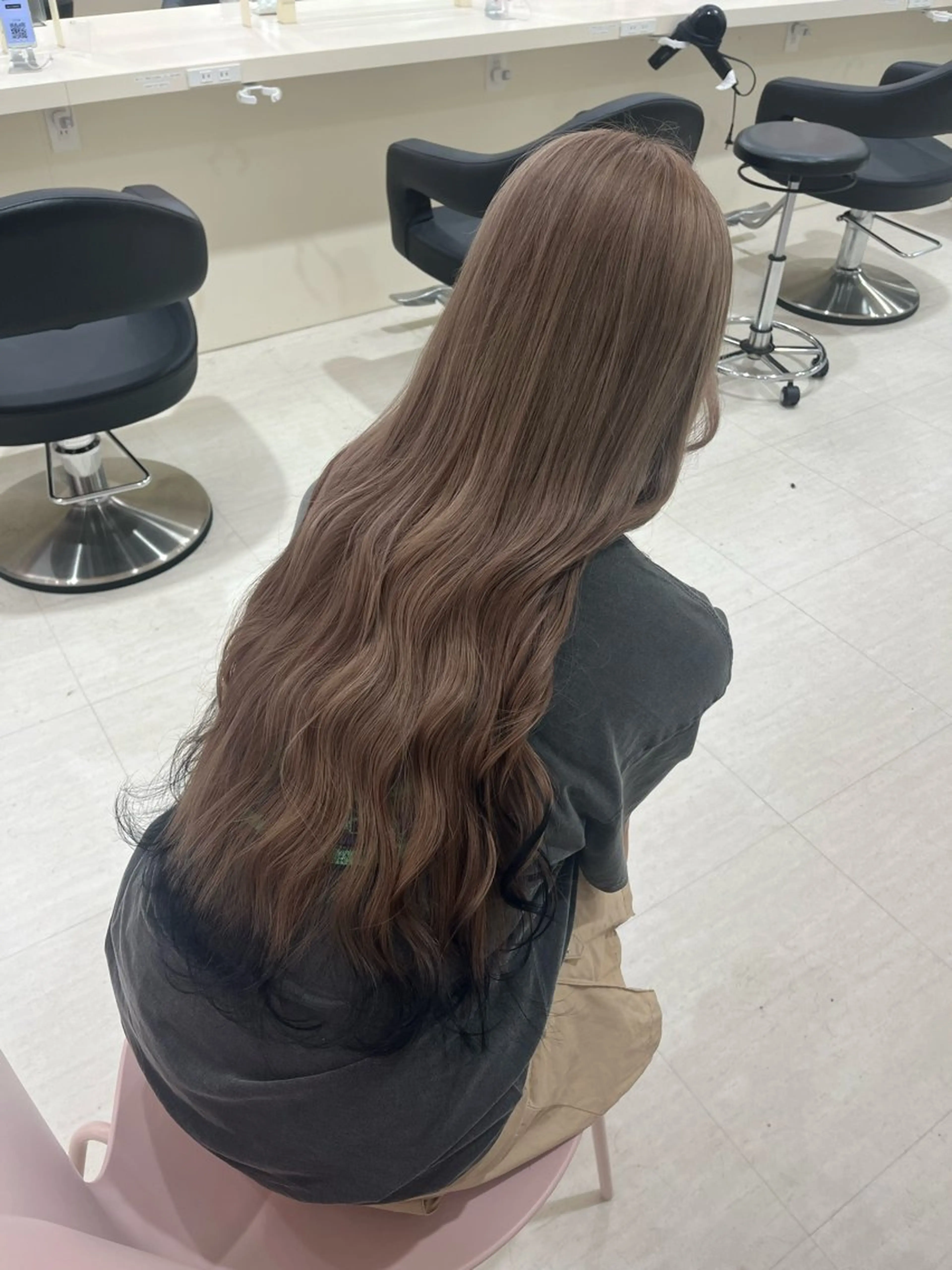 カラー ベージュカラー ブリーチ ブラウンカラー 透明感カラー 髪質改善 ハイトーン/ベージュ デザイン/りくとのヘアスタイル