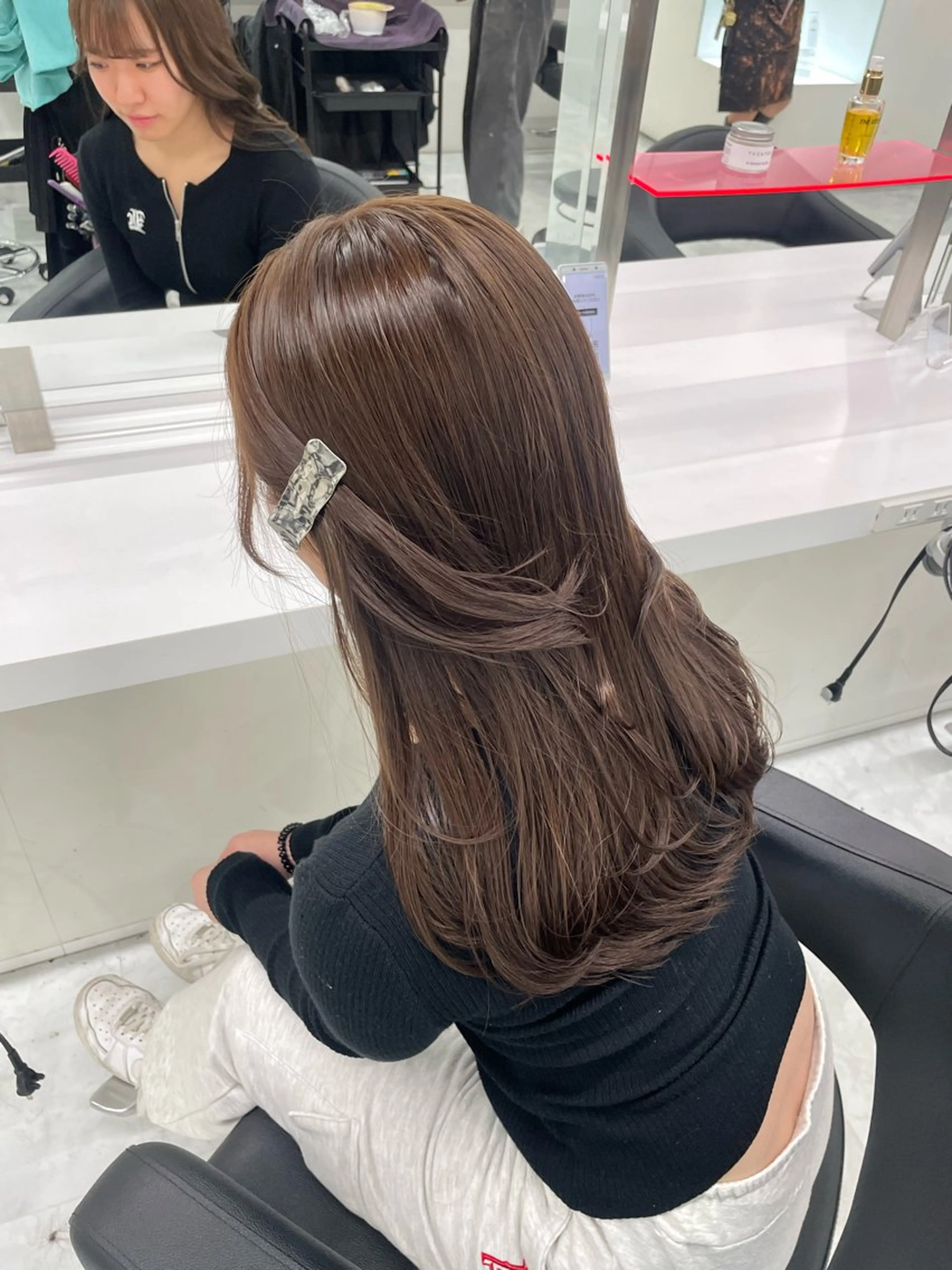ロング カラー ブラウンカラー マロンブラウン ラベンダー💜 グレージュ🩶のヘアスタイル