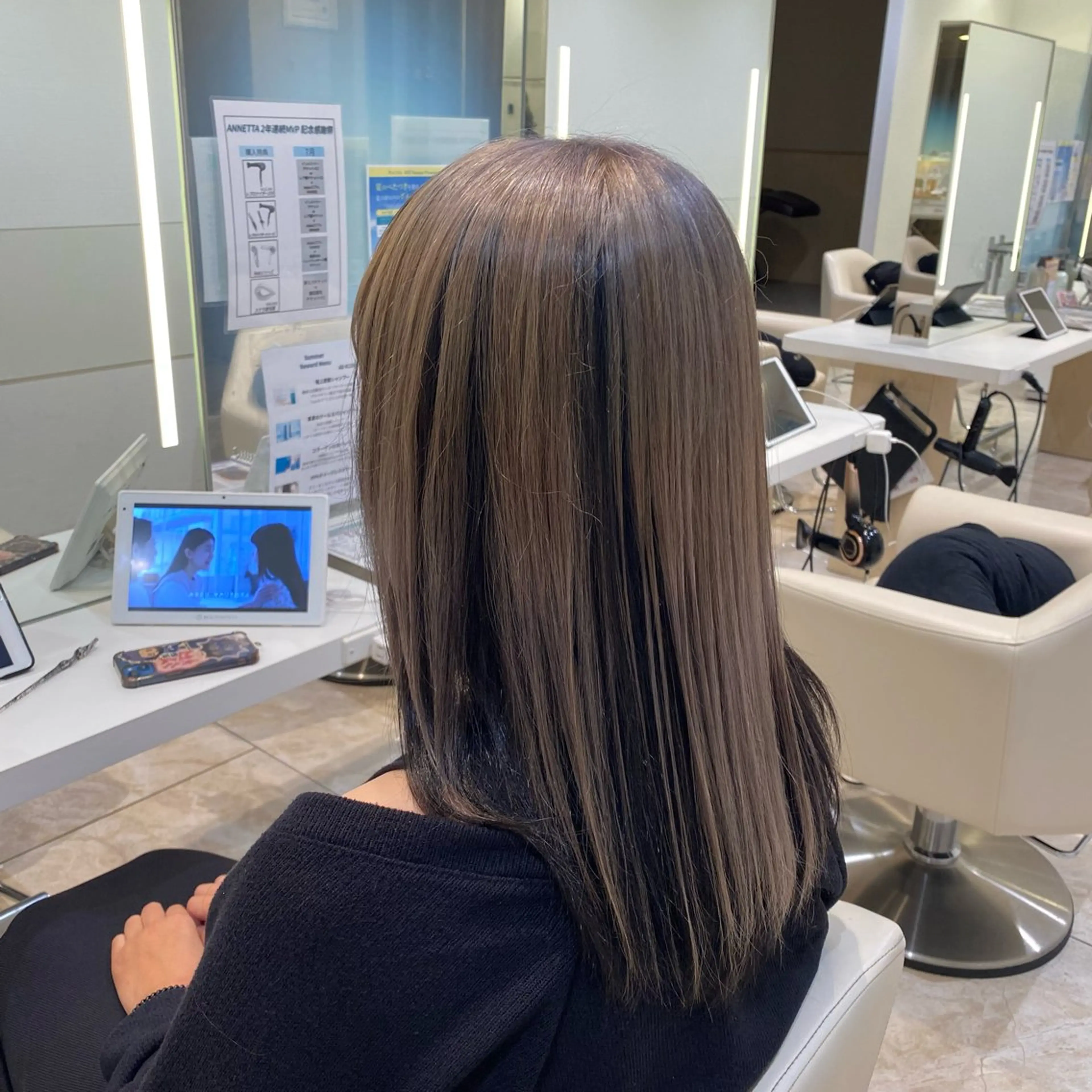 ロング カラー 黒髪 シルバー miho𓂃 ANNETTAのヘアスタイル