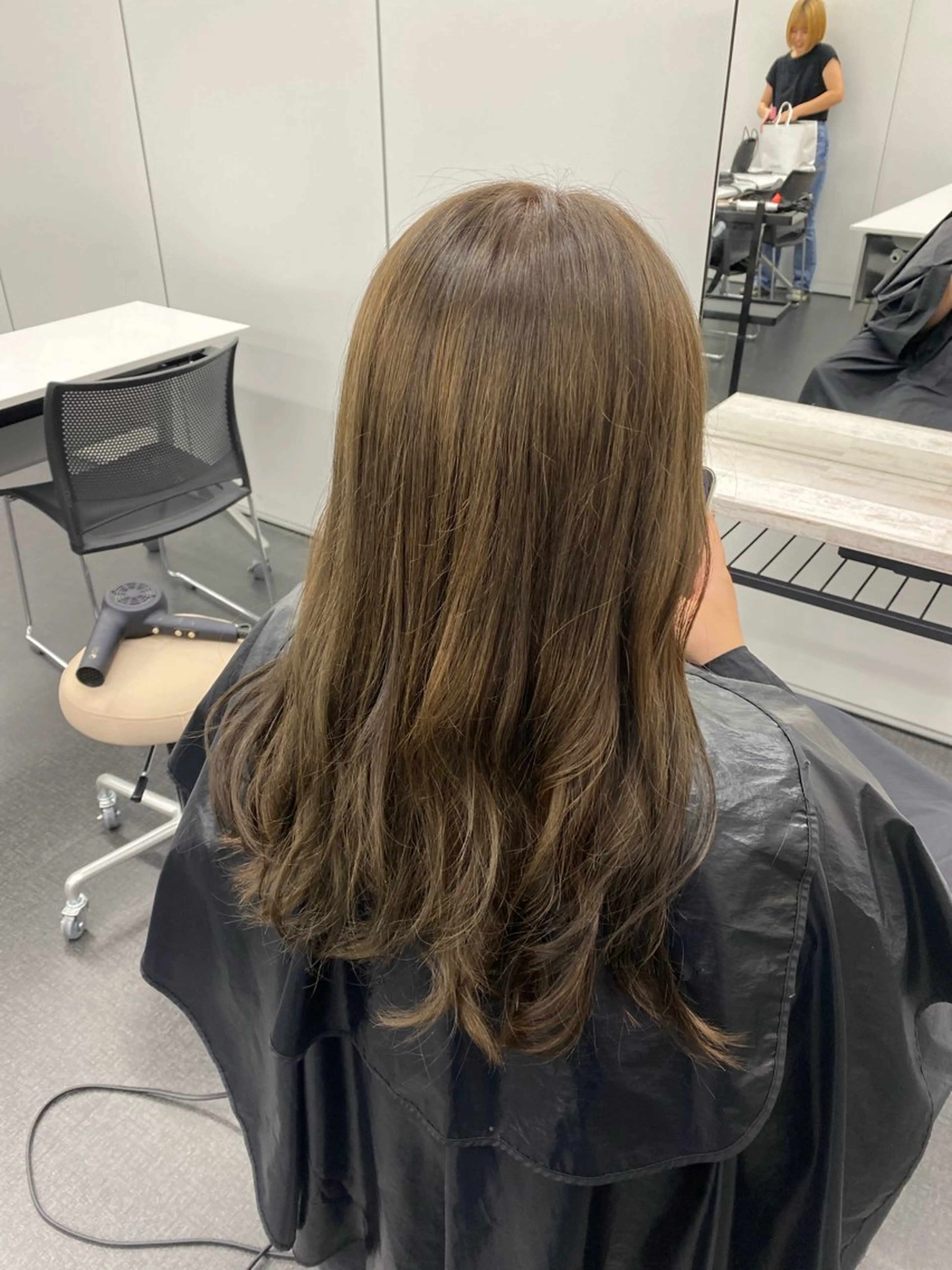 ミディアム コトミ 韓国／レイヤー／のヘアスタイル