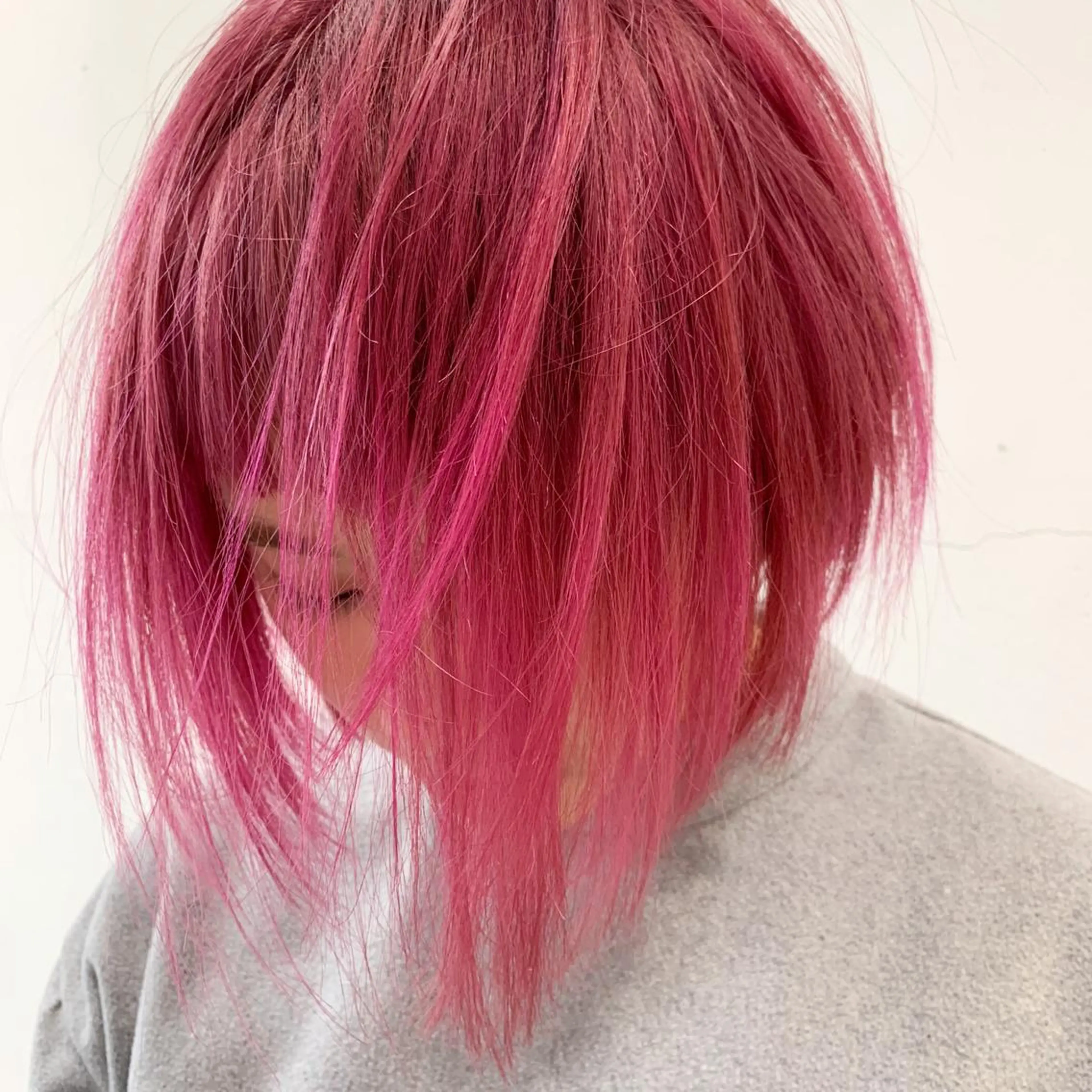 セミロング カラー ブリーチ ケアブリーチ グラデーションカラー ピンクカラー トリートメント ヘアカラー トリートメント THE./ブリーチ 透感カラー/髪質改善のヘアスタイル