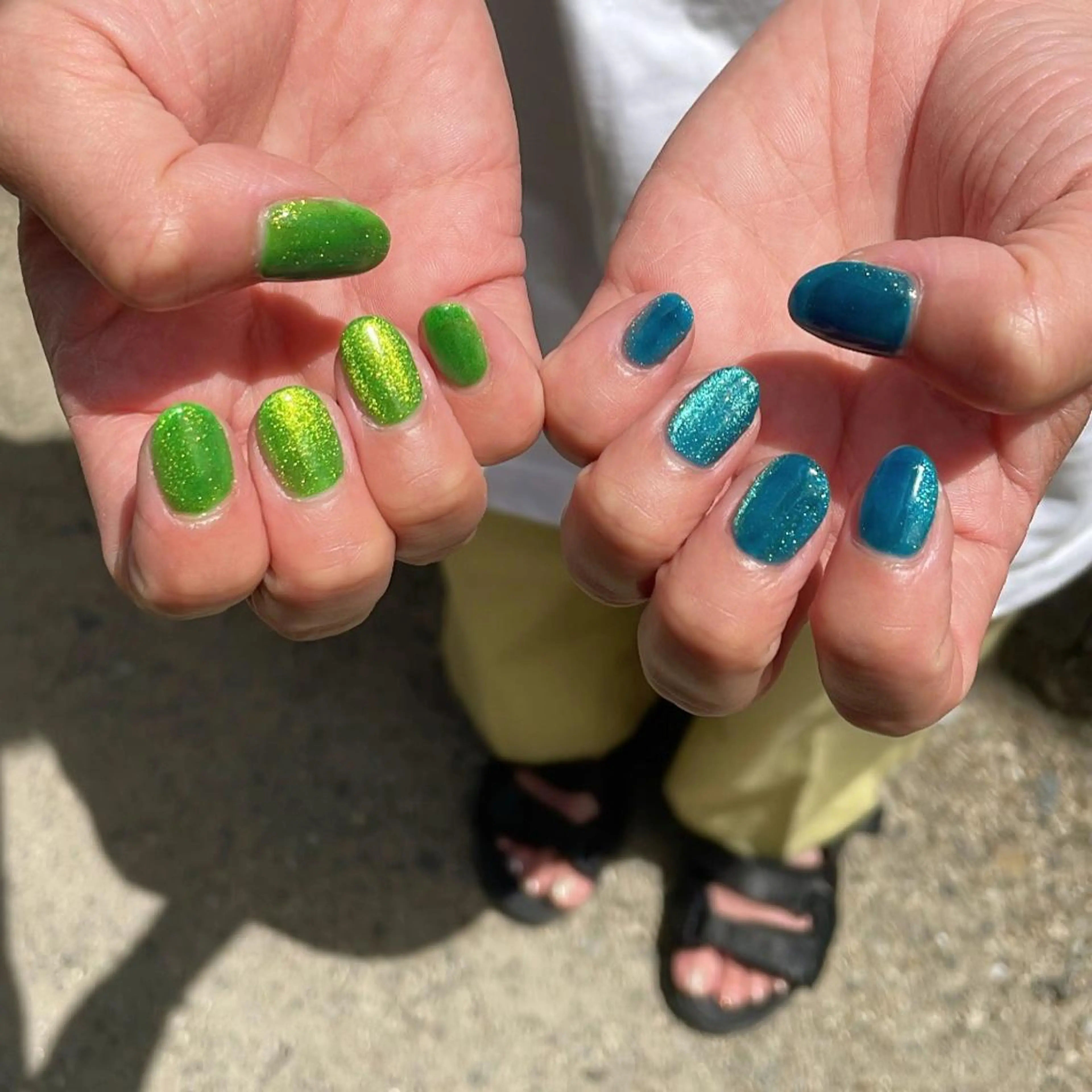 ショート カラー パーマ ヘアアレンジ ネイル マツエク・マツパ アイブロウ キラキラネイル マグネットネイル Lofinails ちひろのネイルデザイン