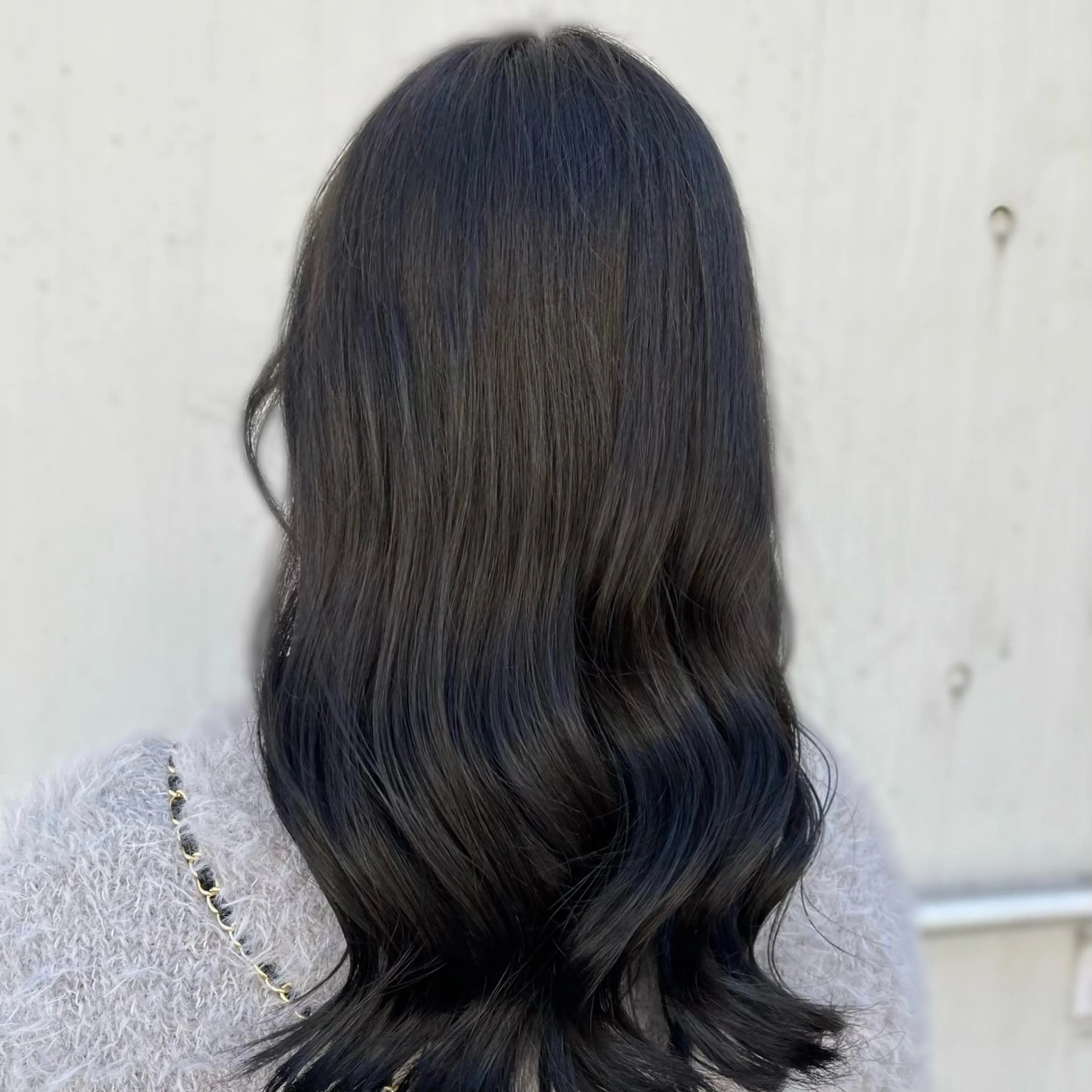 ロング カラー 黒髪 ブルーカラー ブルーブラック ヘアカラー saaya💙 ブリーチなしカラーのヘアスタイル