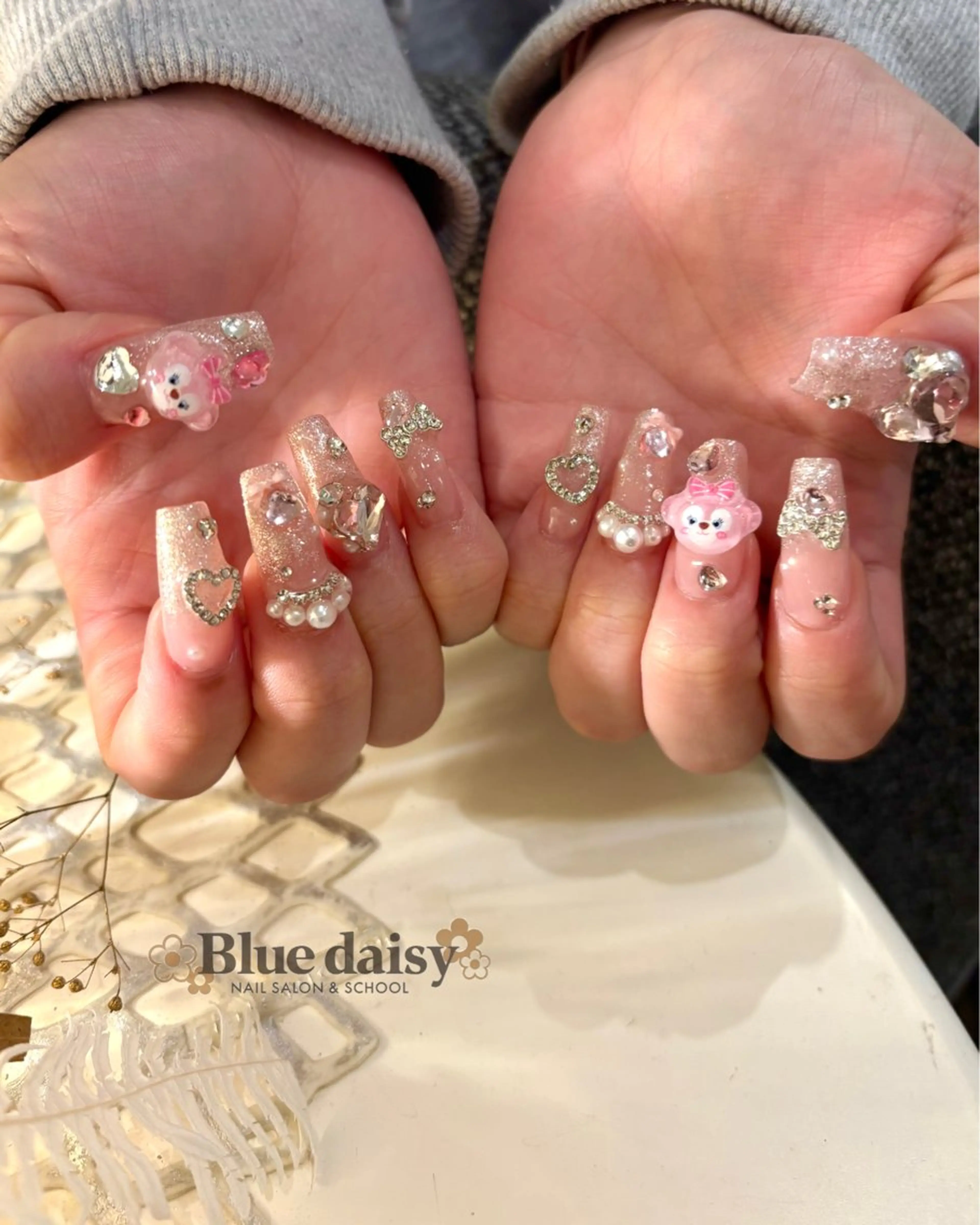 ネイル ジェルネイル ハロウィン キラキラネイル マグネットネイル 持ち込み ハンドネイル Blue　daisy　栄本店 【ブルーデイジー】所属・Blue daisy 栄本店のネイルデザイン