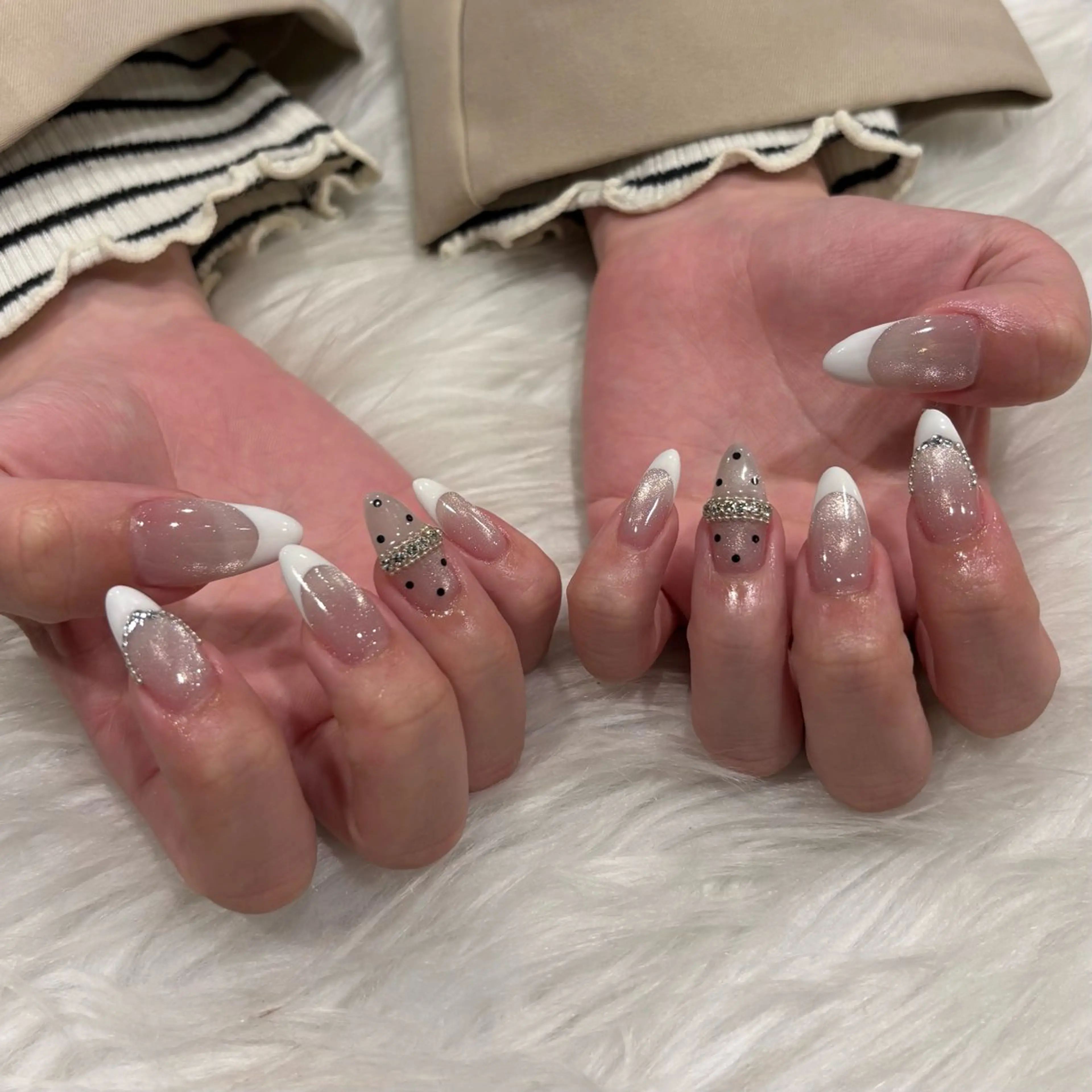 ネイル キラキラネイル ワンホンネイル ハンドネイル Nobody_ Reikaのネイルデザイン