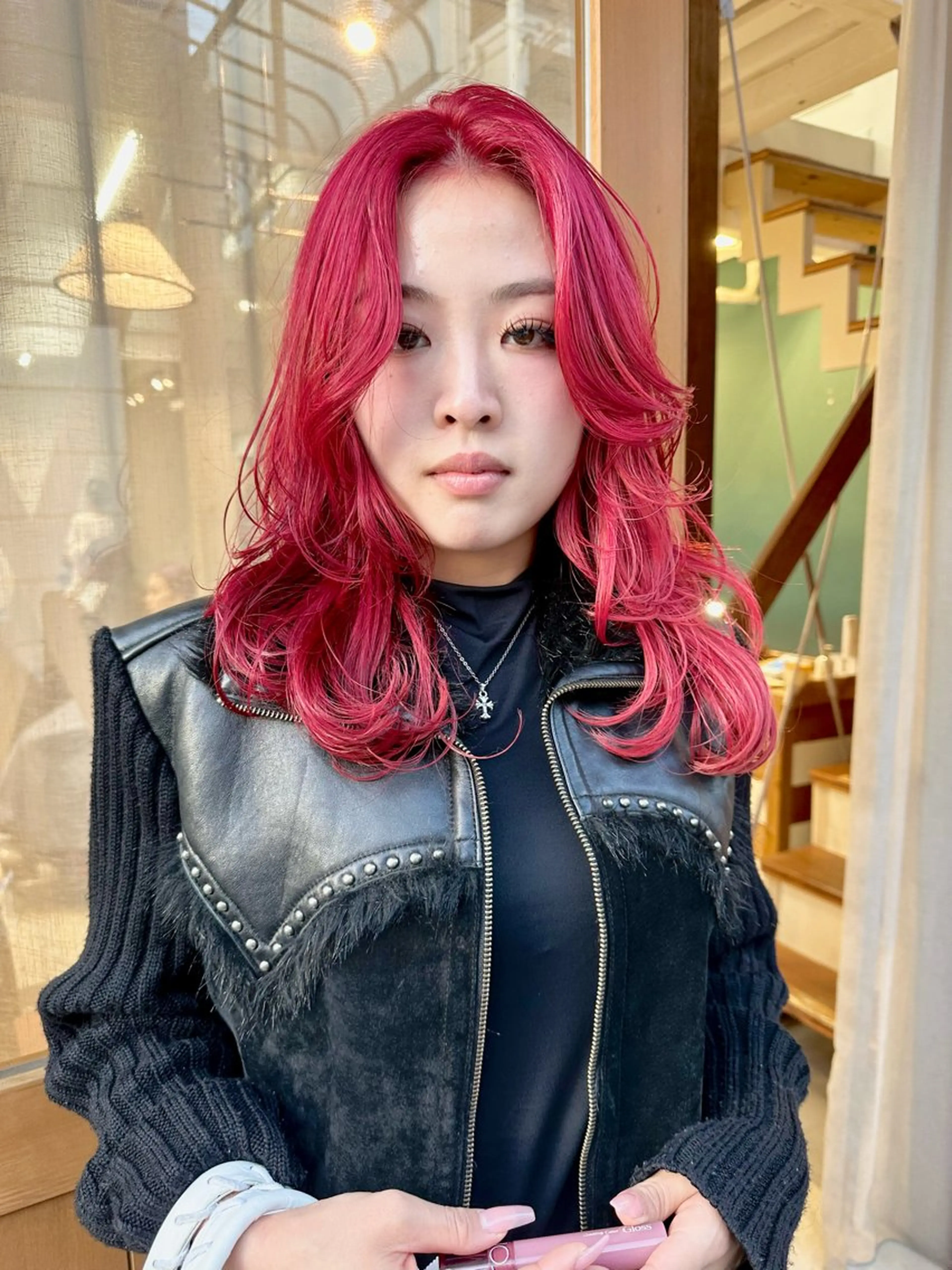 ミディアム カラー ヘアカラー トリートメント kai .のヘアスタイル