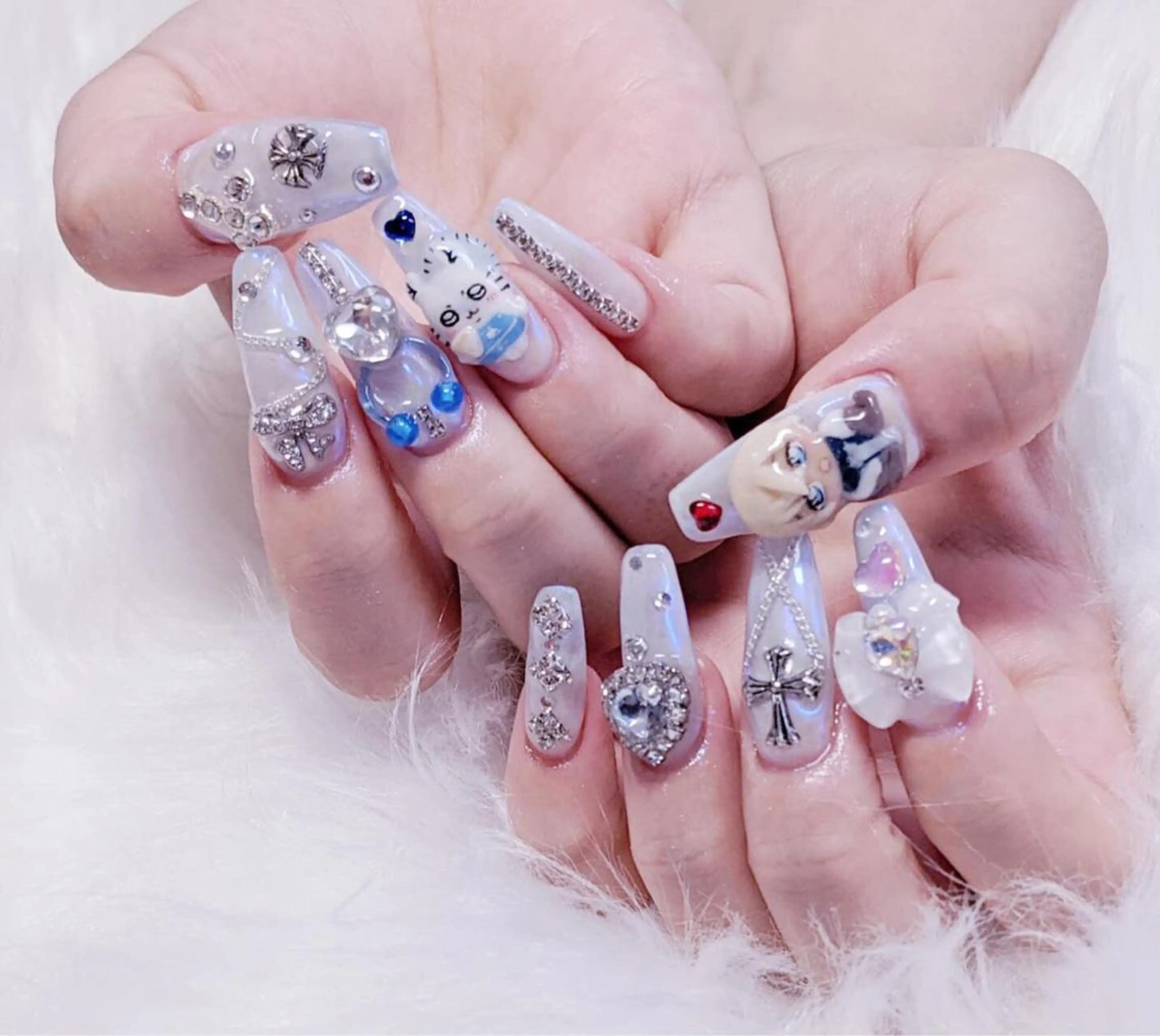 ネイル ハンドネイル MoonNail ユリ🌸のネイルデザイン