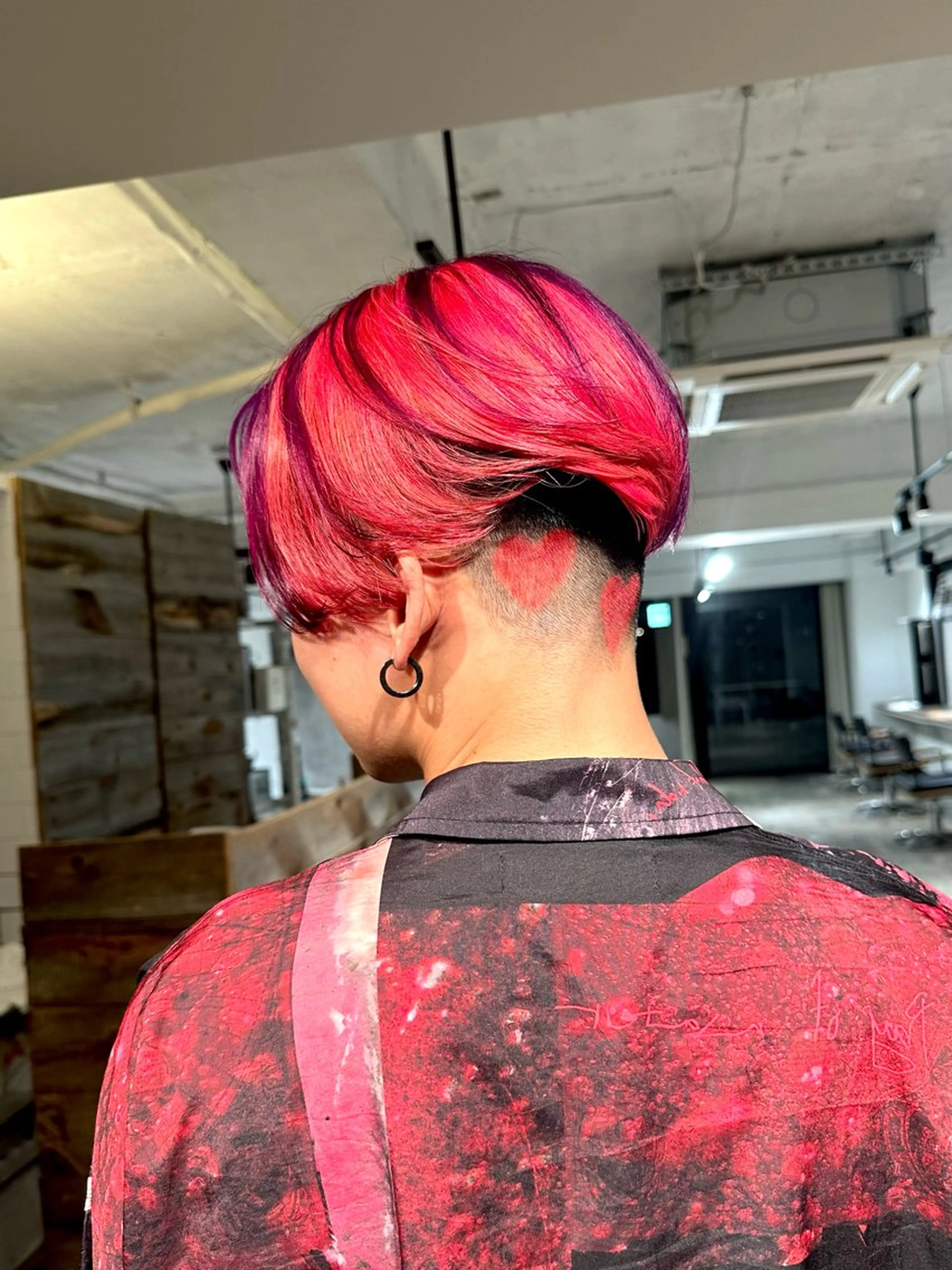 カラー メンズ センターパート メンズハイトーン メンズパーマ デザインカラー ハイトーンカラー カット ヘアカラー トリートメント 骨格補正施術/メンズ 専門美容師/YUYAのヘアスタイル