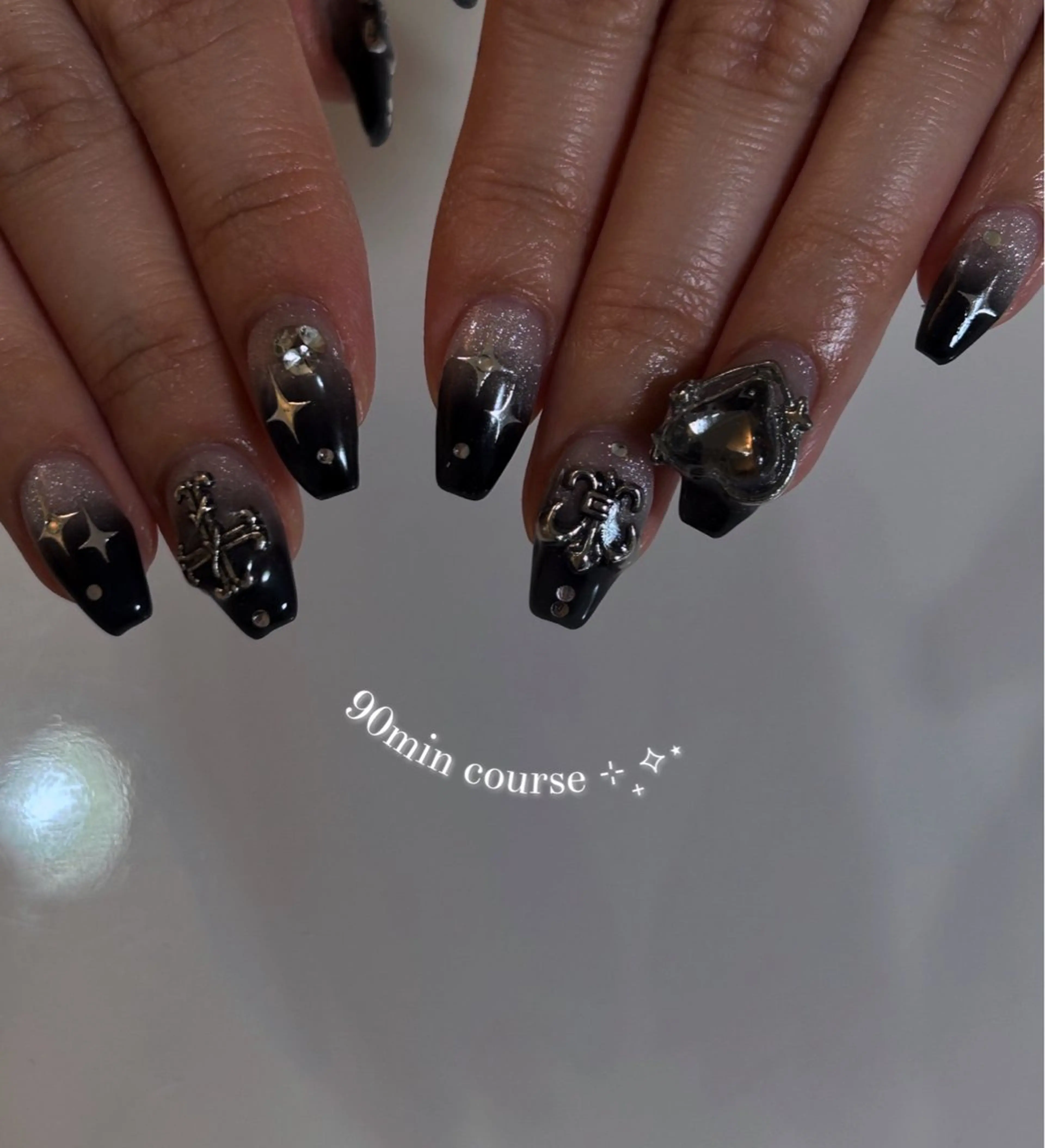 ネイル ハンドネイル ViViA momokaのネイルデザイン