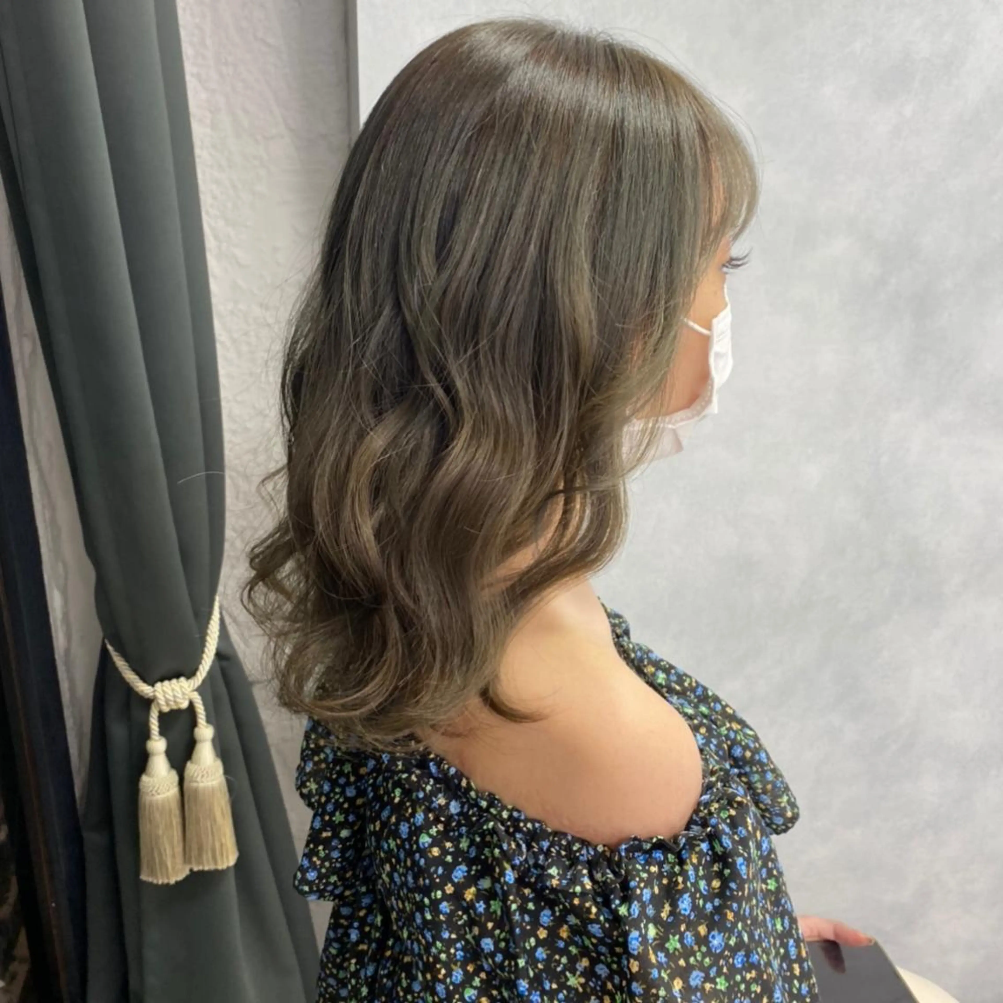 セミロング カラー アディクシーカラー MOE🐈‍⬛🎀 エクステ/ワンホンのヘアスタイル