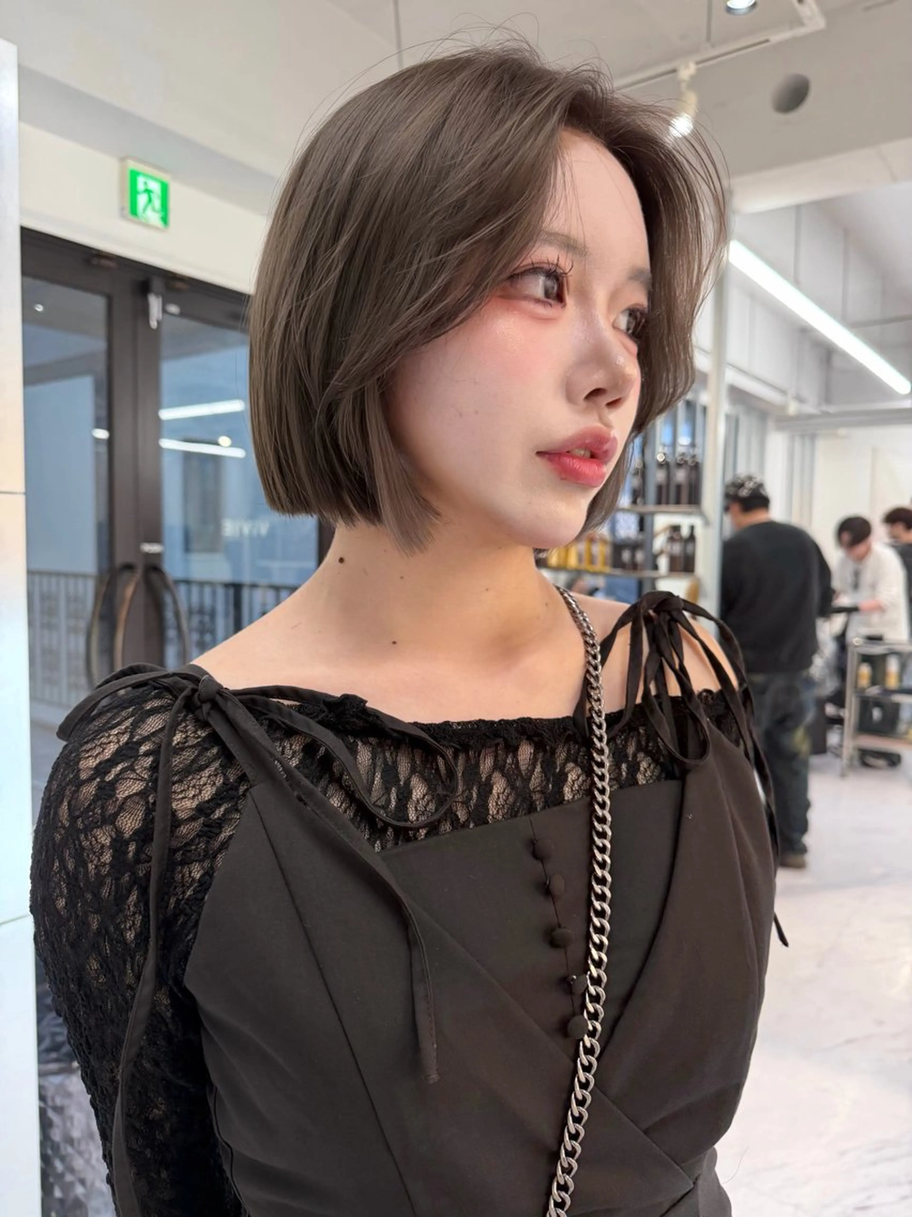 ショート カラー ベージュカラー ブリーチ ケアブリーチ デザインカラー ダブルカラー ヘアカラー トリートメント TATSUブリーチ/ ミルクティーベージュのヘアスタイル