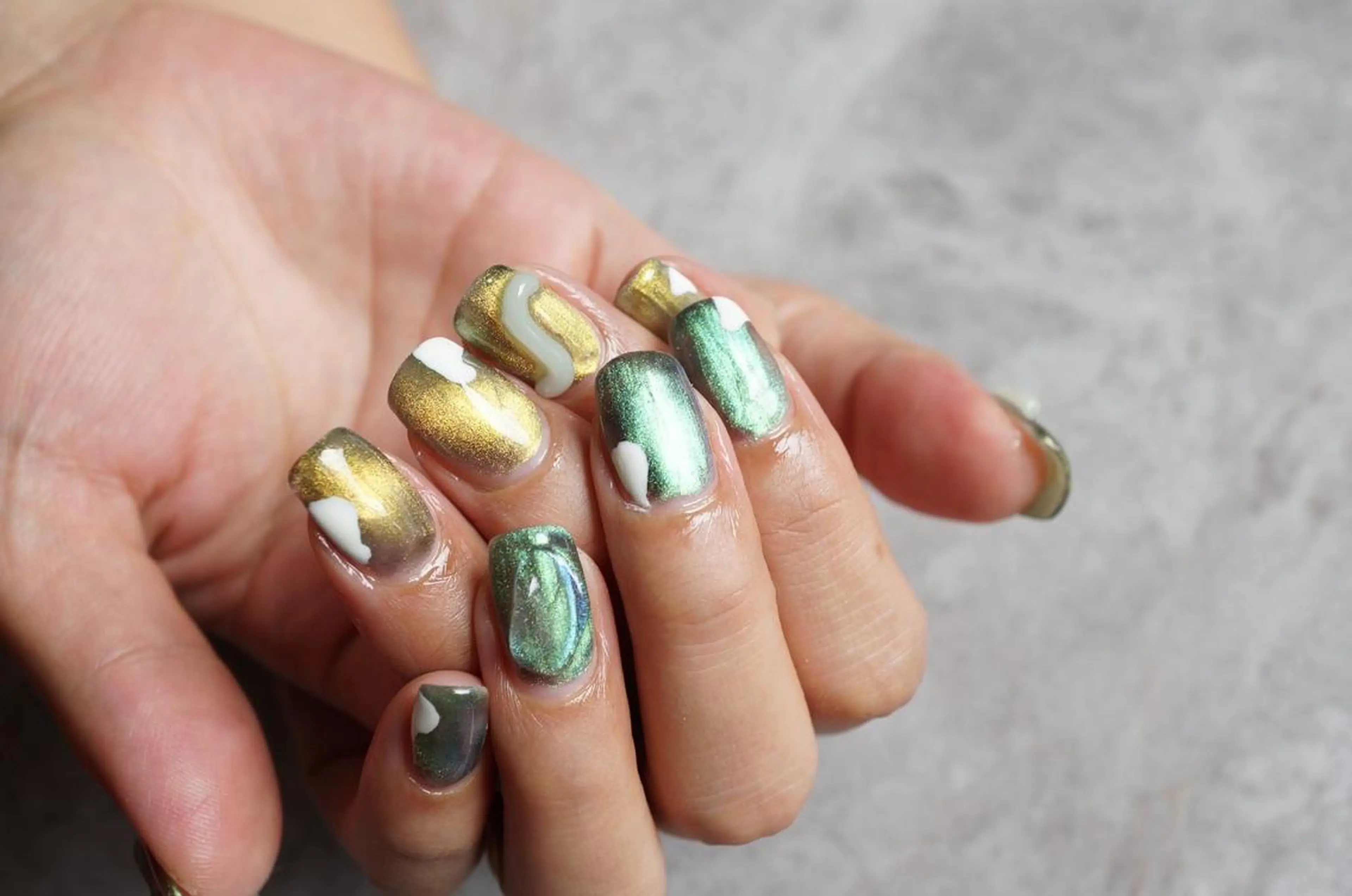 ネイル ニュアンスネイル まつ毛と眉毛の専門店　オクターブ福岡店所属・オクターブ天神店 ウラベのマツエク・マツパデザイン