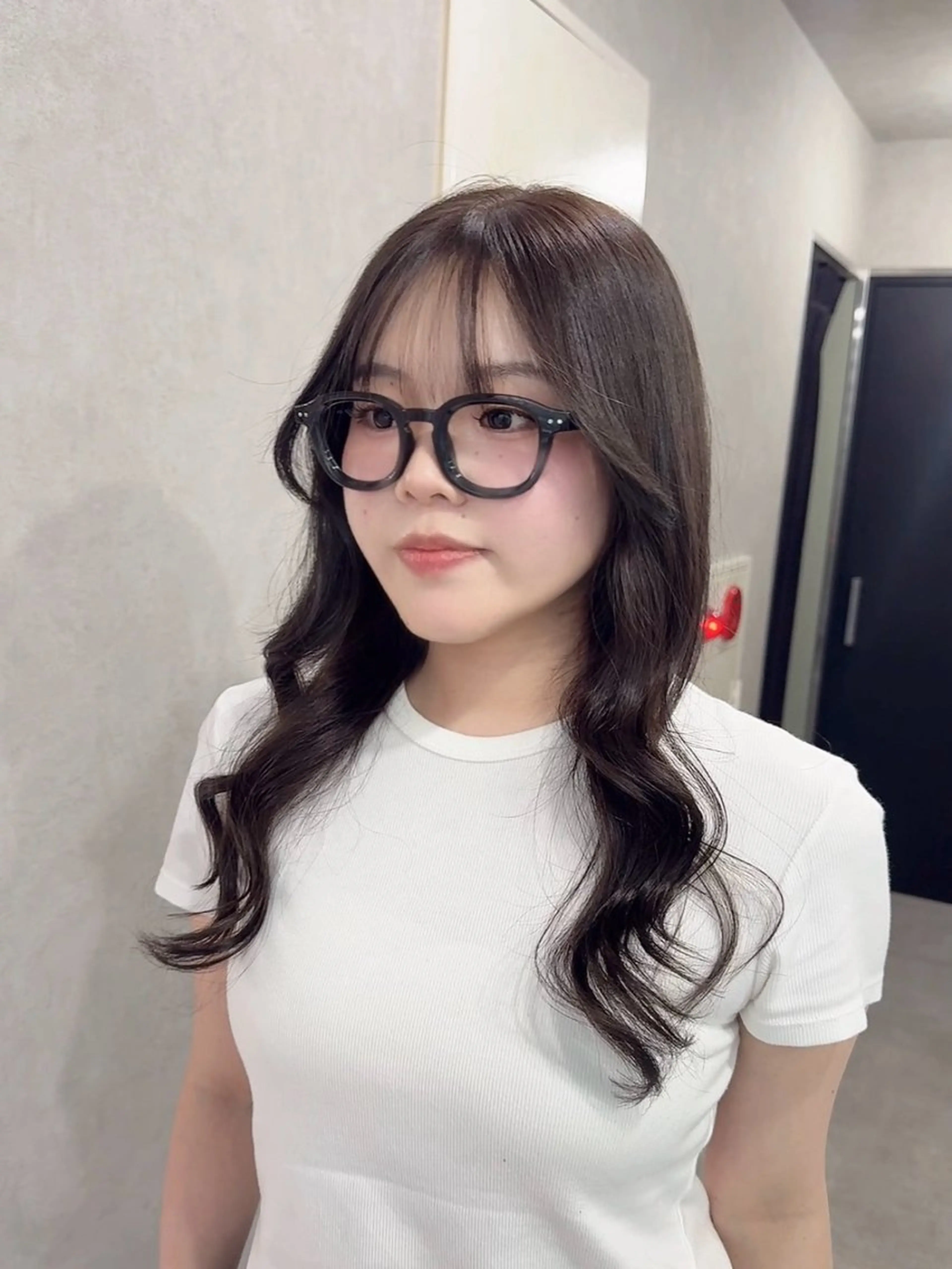 ロング カラー アッシュ アッシュブラウン ベージュカラー 黒髪 ブリーチ カット ヘアカラー トリートメント 赤み無し柔らかカラー 【梅田】madokaのヘアスタイル