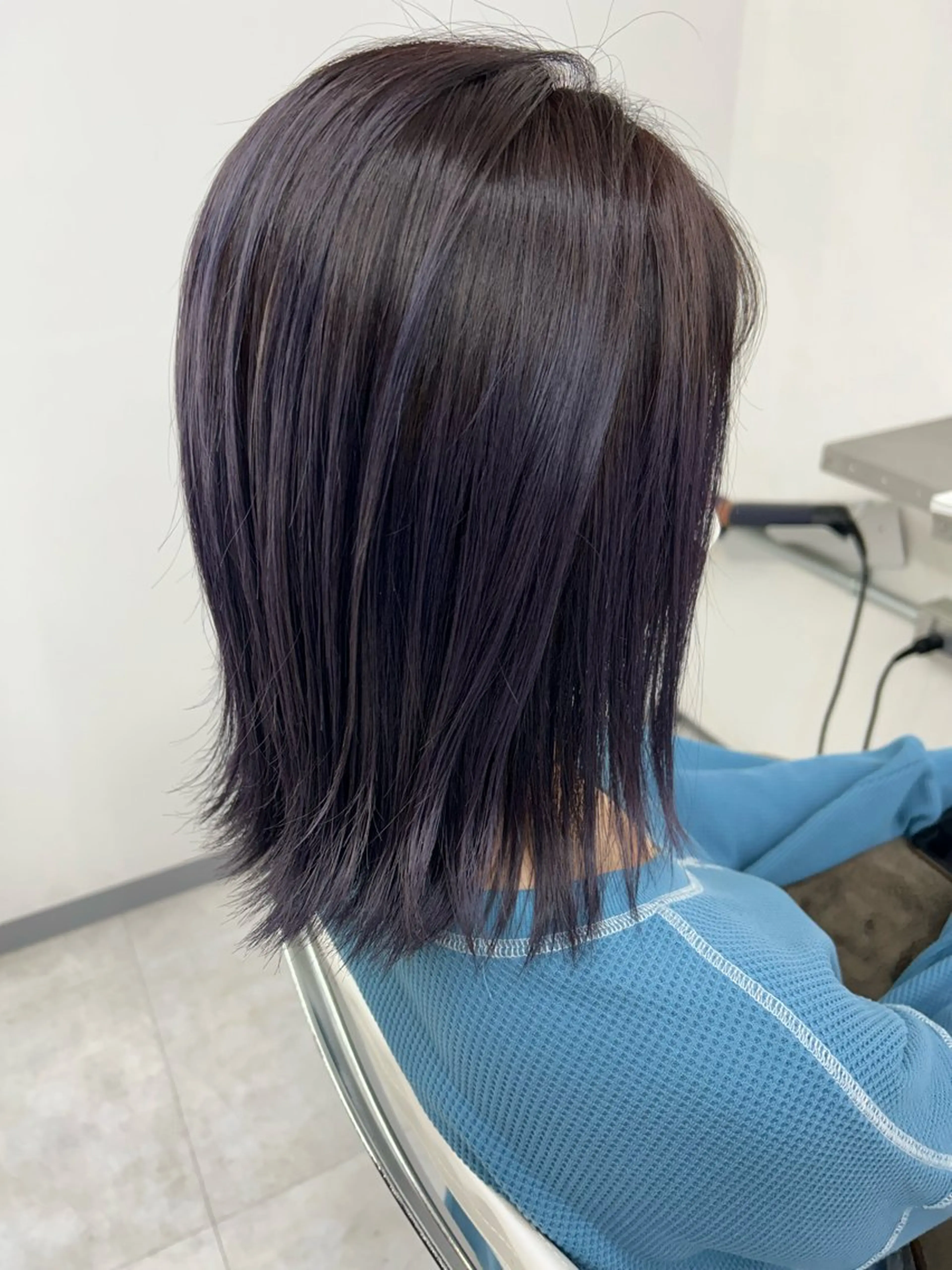 ミディアム カラー ブリーチ ネイビーカラー パープルカラー 田口 莉奈のヘアスタイル