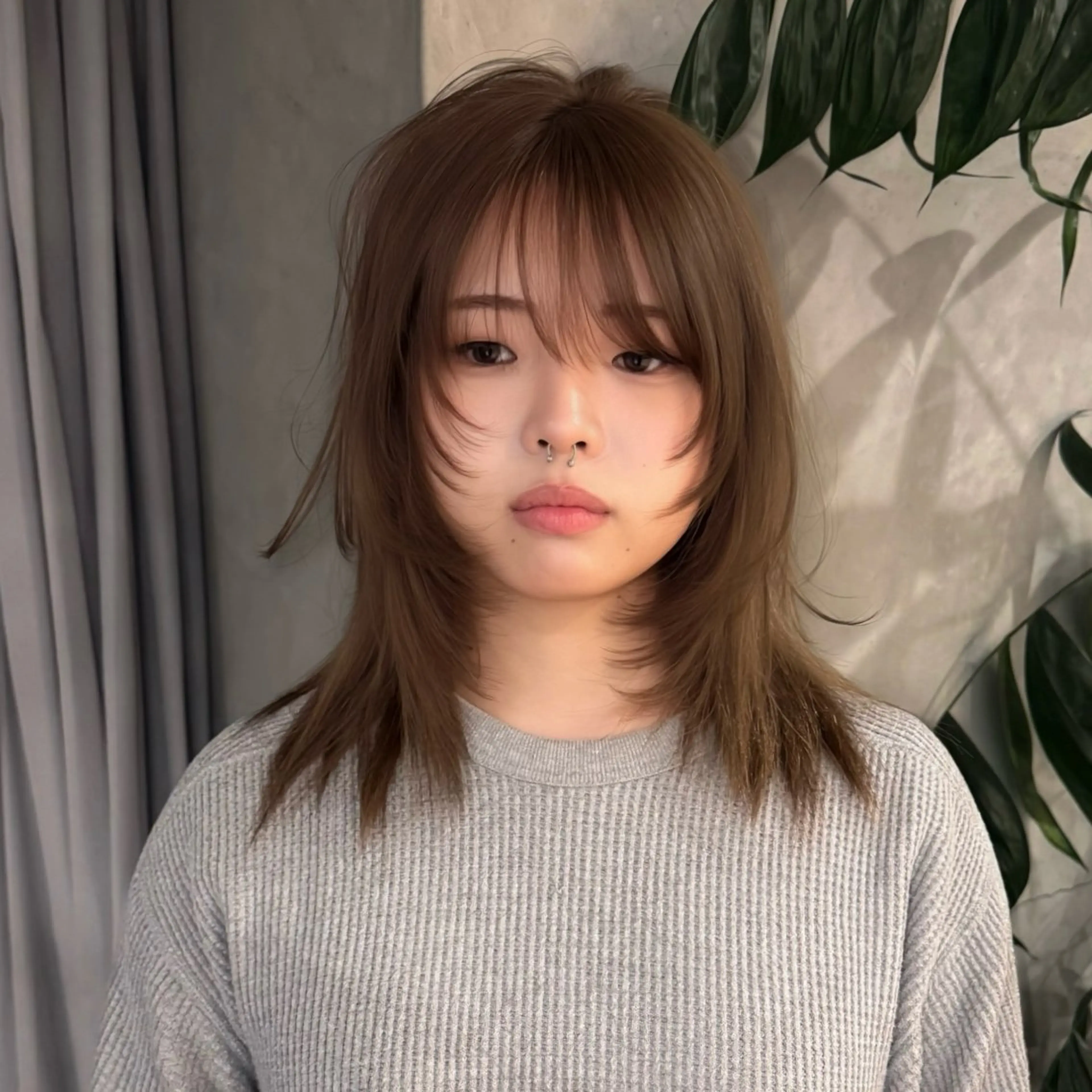 ミディアム カラー ベージュカラー/長岡 レイヤーカット/コウのヘアスタイル