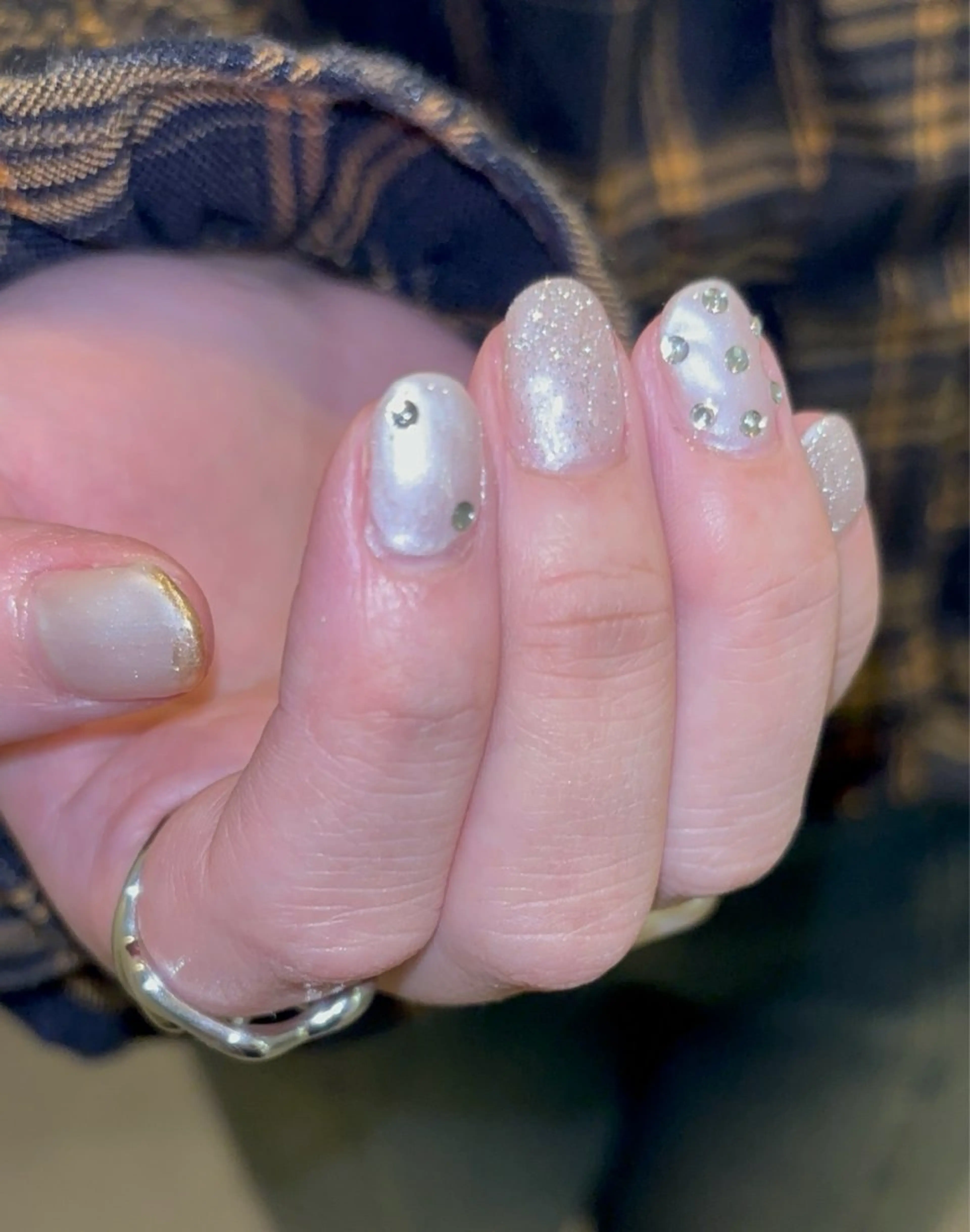 ネイル ホワイト ハンドネイル さやかNail 堺筋本町🎀🫧のネイルデザイン