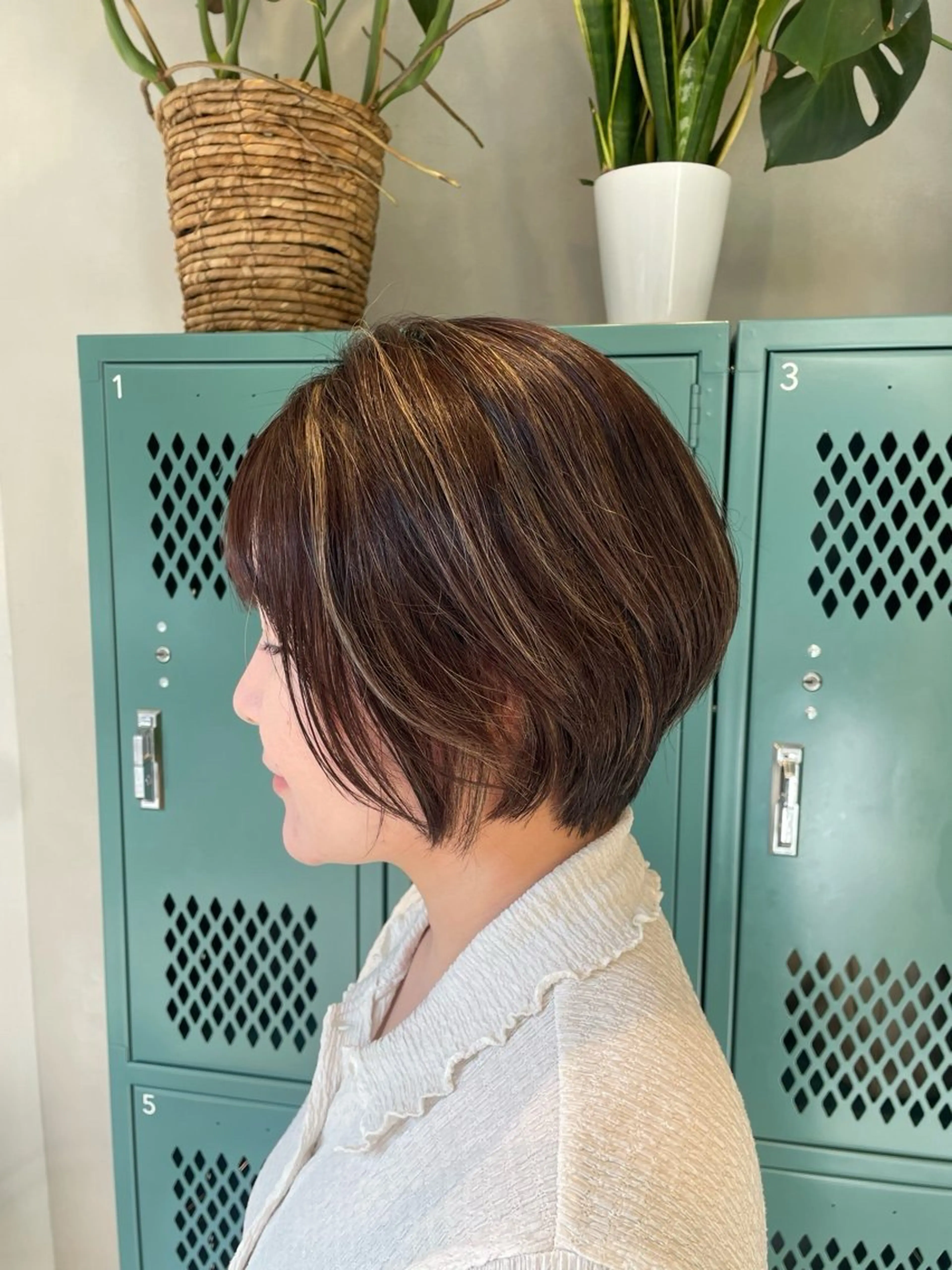 ショート ハイライト ショートヘア ヘアカラー あきば まゆのヘアスタイル